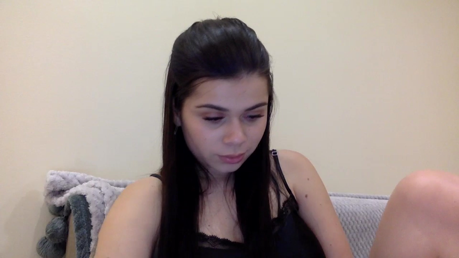 Gallery image thumbnail from Jasmi25's myfreecams stream on, 12/23/2024, 17:03 image 19 of 20
