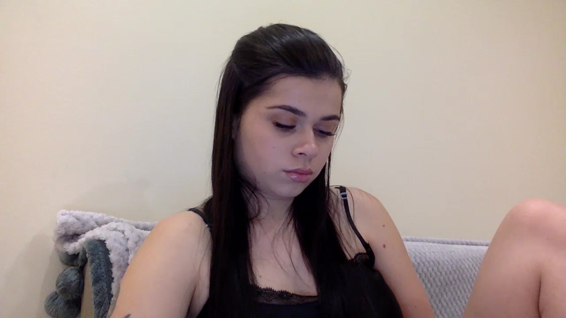 Gallery image thumbnail from Jasmi25's myfreecams stream on, 12/23/2024, 17:03 image 15 of 20