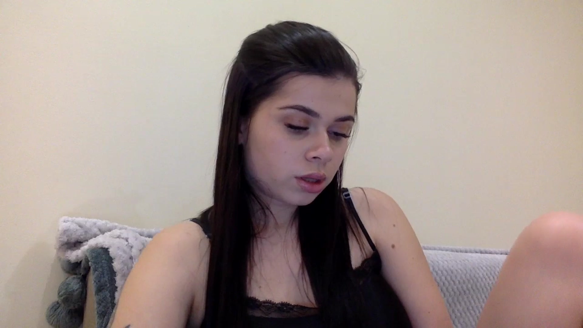 Gallery image thumbnail from Jasmi25's myfreecams stream on, 12/23/2024, 17:03 image 17 of 20