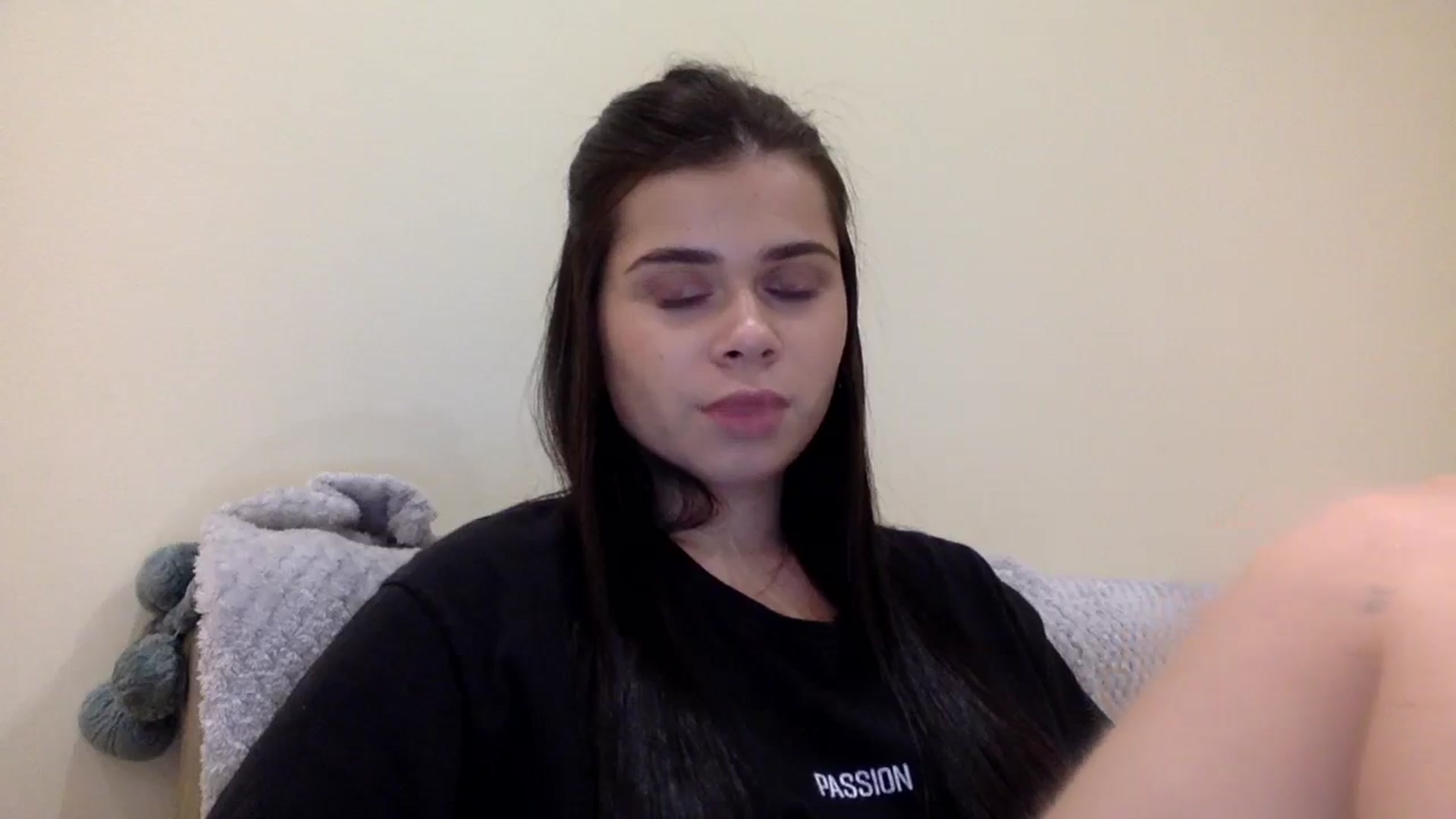 Gallery image thumbnail from Jasmi25's myfreecams stream on, 12/24/2024, 18:11 image 9 of 20