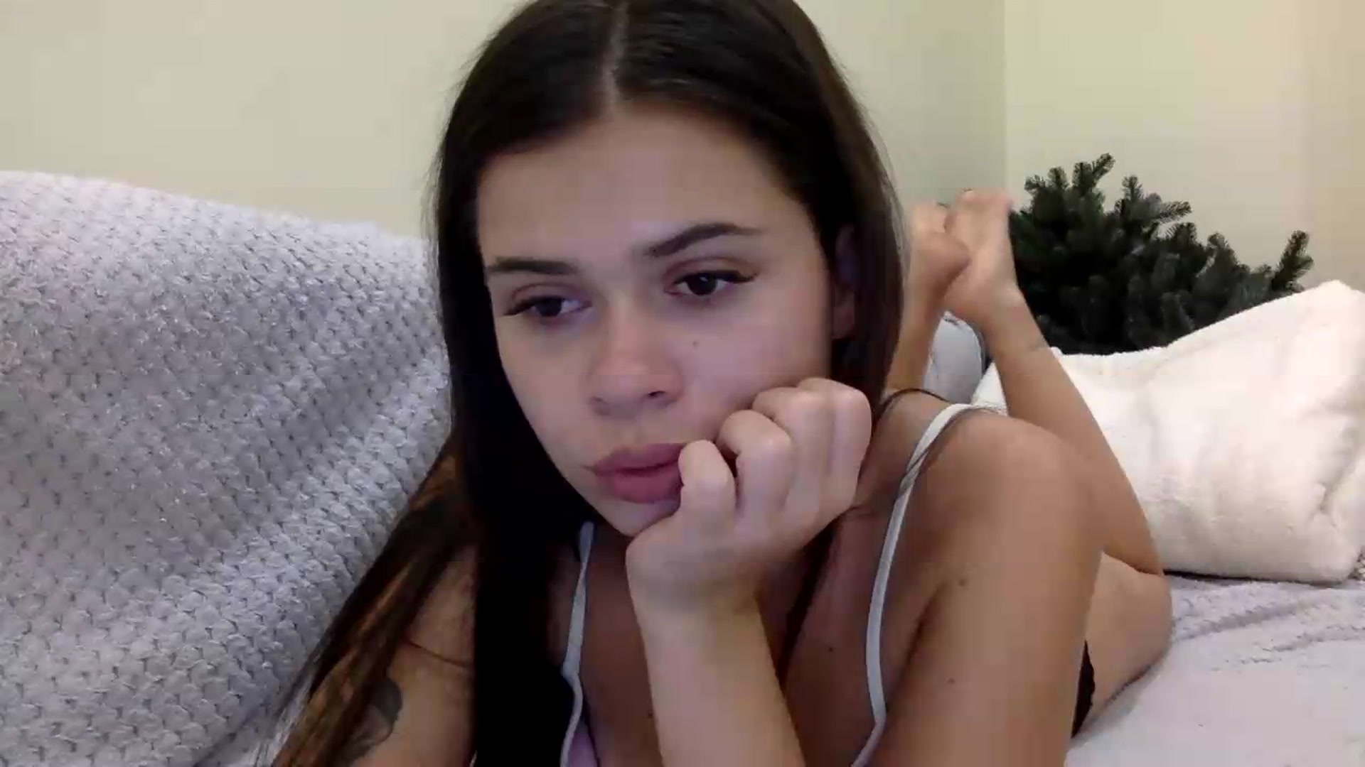 Gallery image thumbnail from Jasmi25's myfreecams stream on, 08/15/2026, 18:14 image 8 of 20