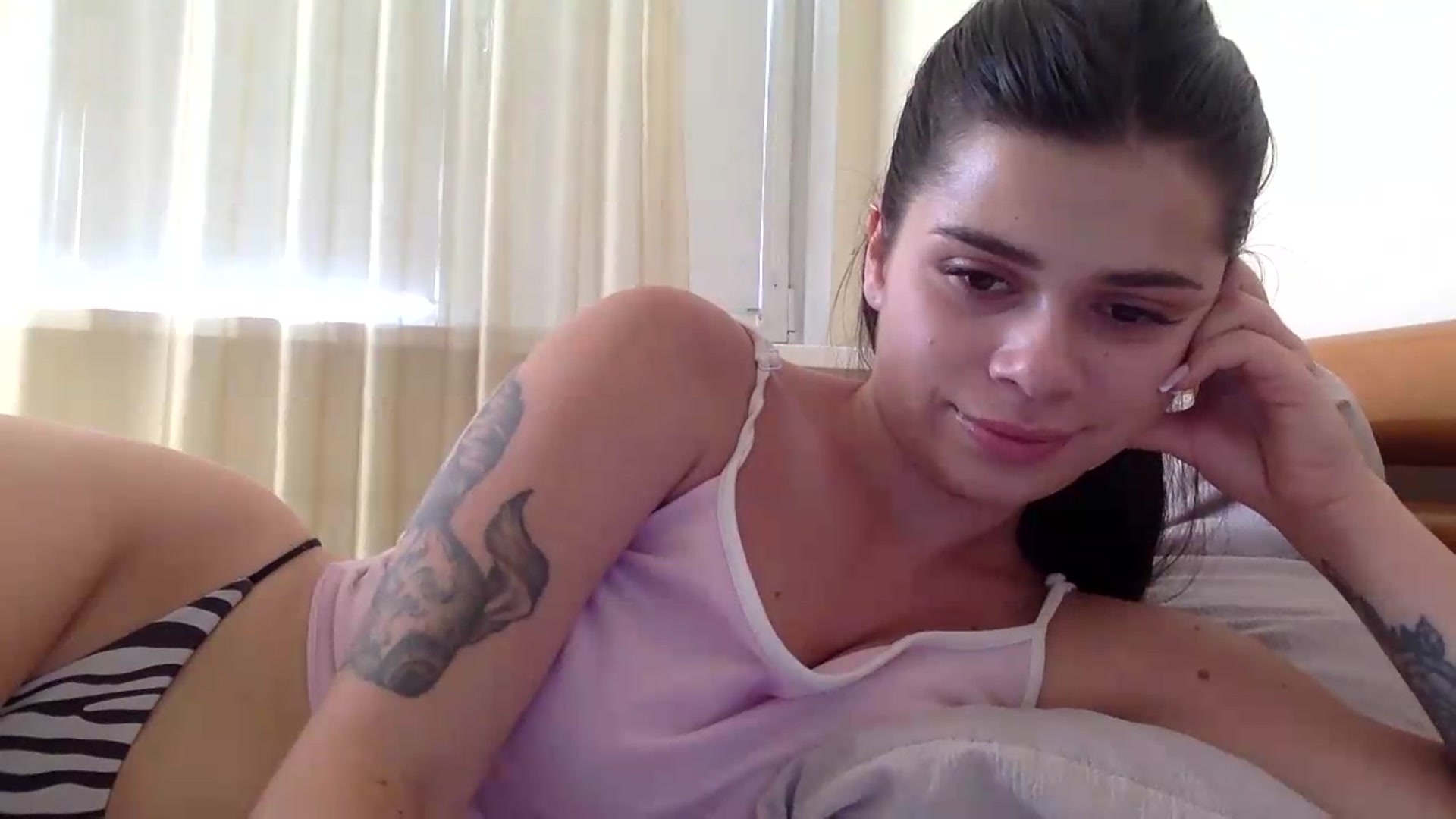 Gallery image thumbnail from Jasmi25's myfreecams stream on, 09/06/2026, 15:45 image 10 of 20