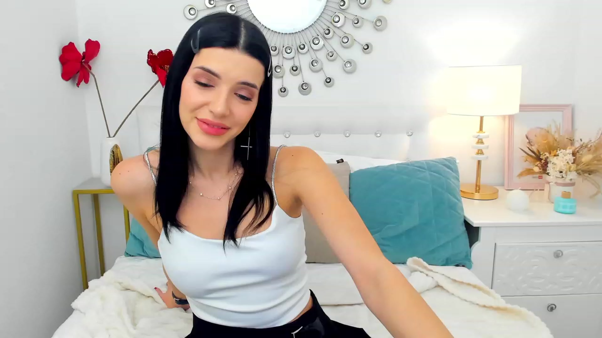 Gallery image thumbnail from JasmiLynn's myfreecams stream on, 02/17/2024, 14:13 image 16 of 20