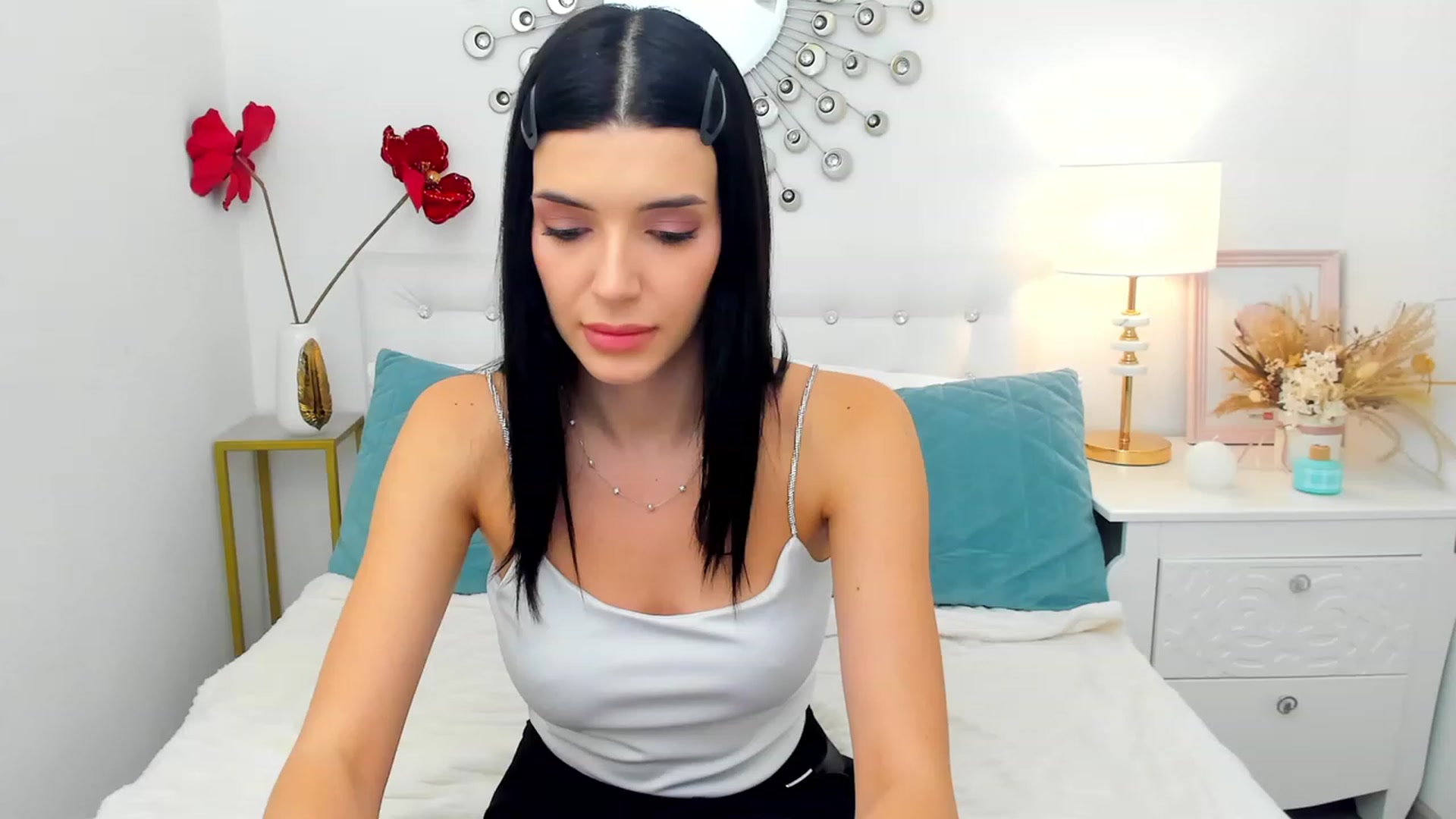 Gallery image thumbnail from JasmiLynn's myfreecams stream on, 02/17/2024, 17:18 image 16 of 20