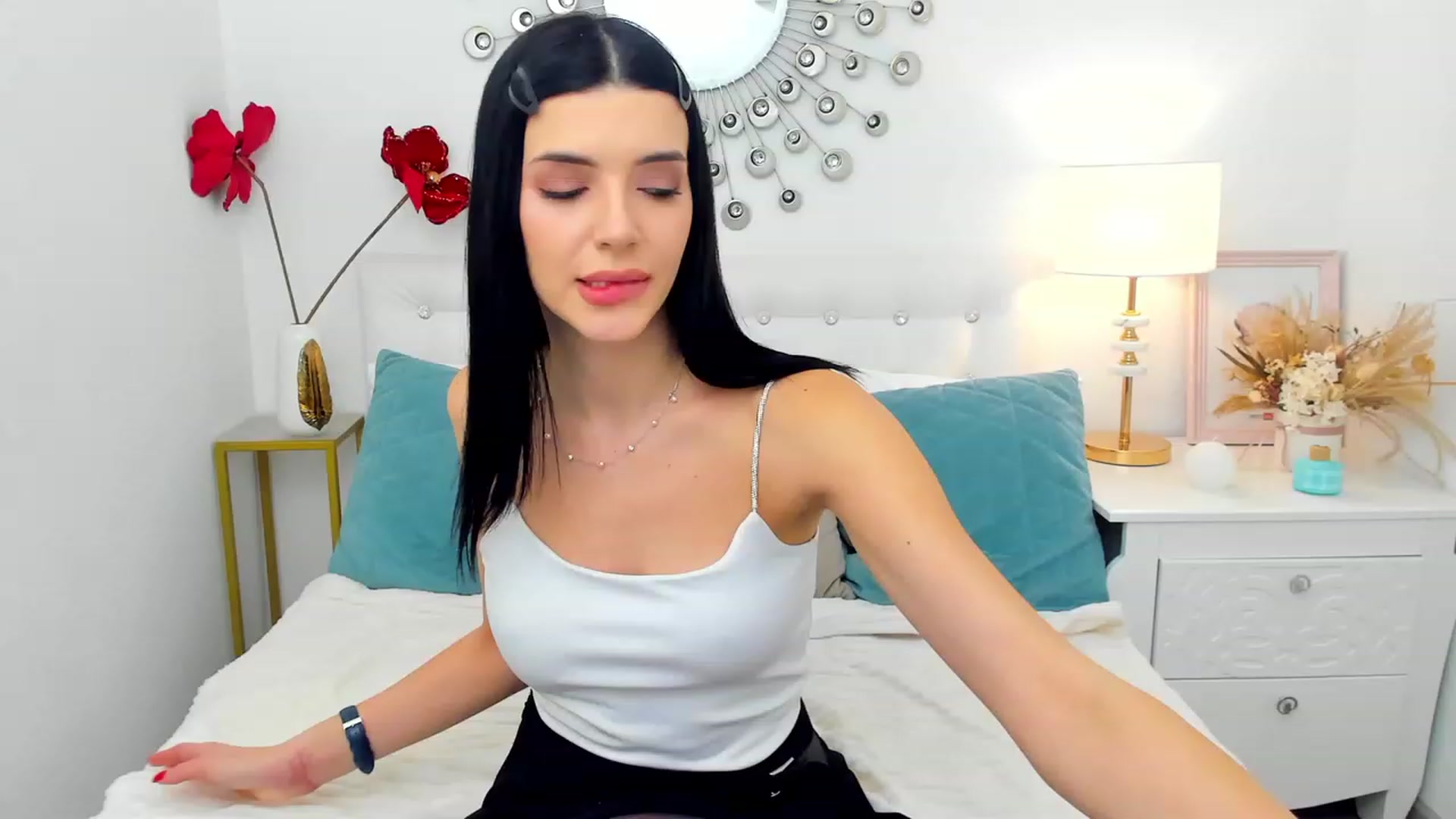 Gallery image thumbnail from JasmiLynn's myfreecams stream on, 02/17/2024, 17:18 image 17 of 20