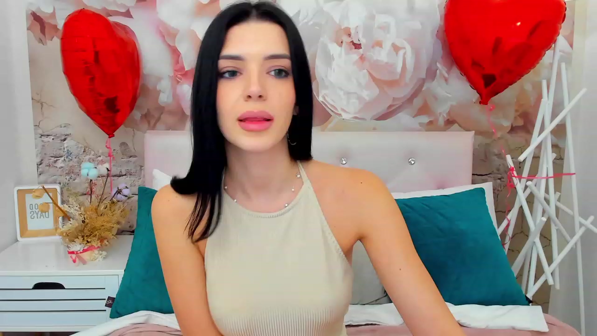 Gallery image thumbnail from JasmiLynn's myfreecams stream on, 02/19/2024, 02:46 image 2 of 20