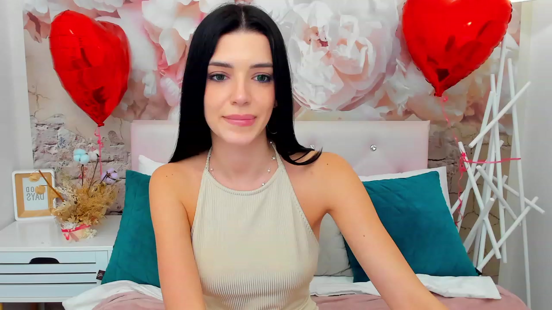 Gallery image thumbnail from JasmiLynn's myfreecams stream on, 02/19/2024, 02:46 image 6 of 20