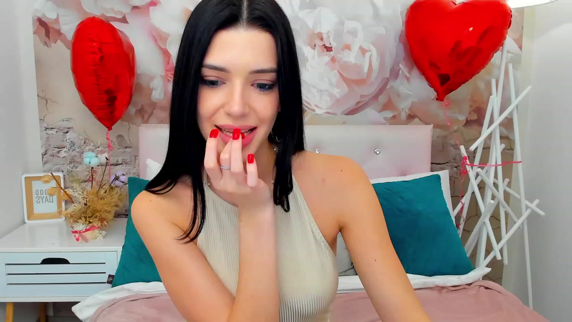 Gallery image thumbnail from JasmiLynn's myfreecams stream on, 02/19/2024, 02:46 image 15 of 20