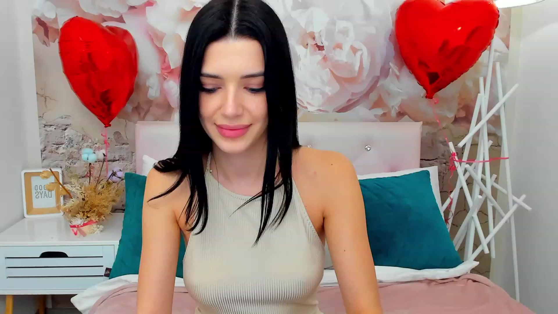 Gallery image thumbnail from JasmiLynn's myfreecams stream on, 02/19/2024, 02:46 image 18 of 20