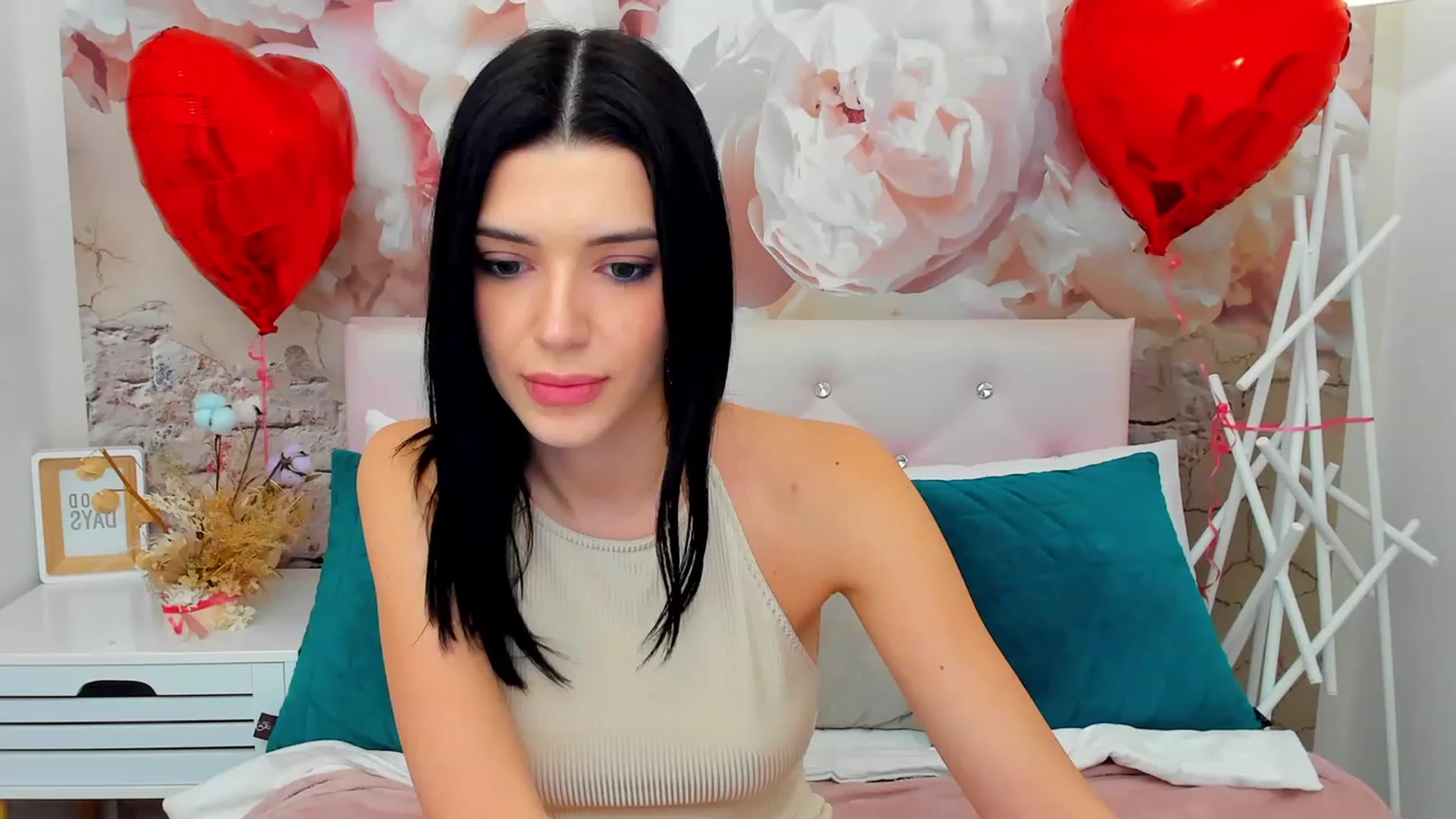 Gallery image thumbnail from JasmiLynn's myfreecams stream on, 02/19/2024, 02:46 image 9 of 20