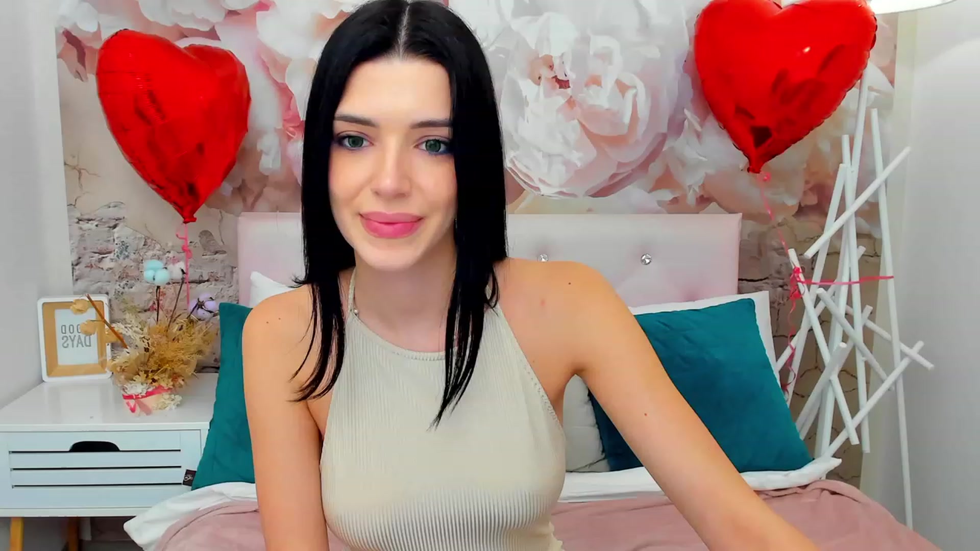 Gallery image thumbnail from JasmiLynn's myfreecams stream on, 02/19/2024, 02:46 image 16 of 20