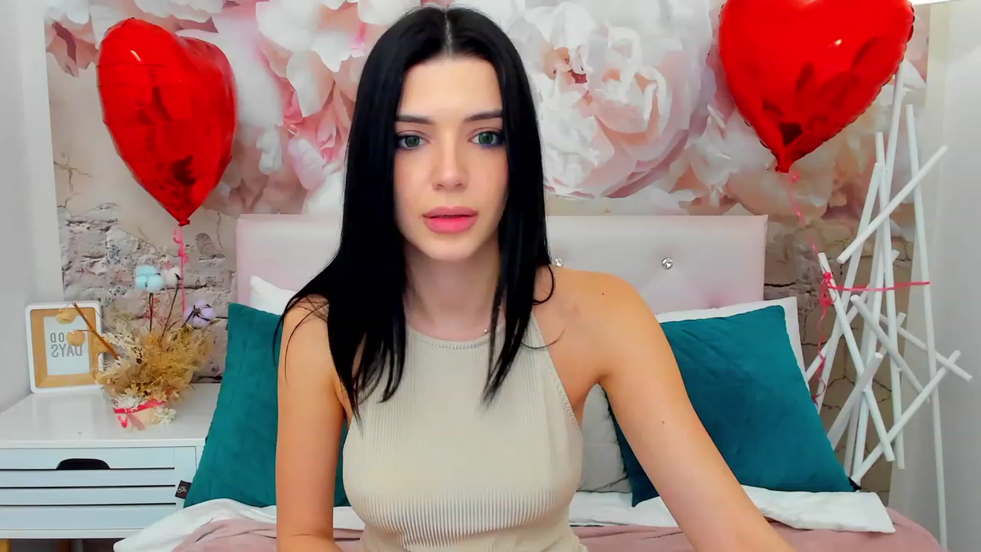 Gallery image thumbnail from JasmiLynn's myfreecams stream on, 02/19/2024, 02:46 image 5 of 20