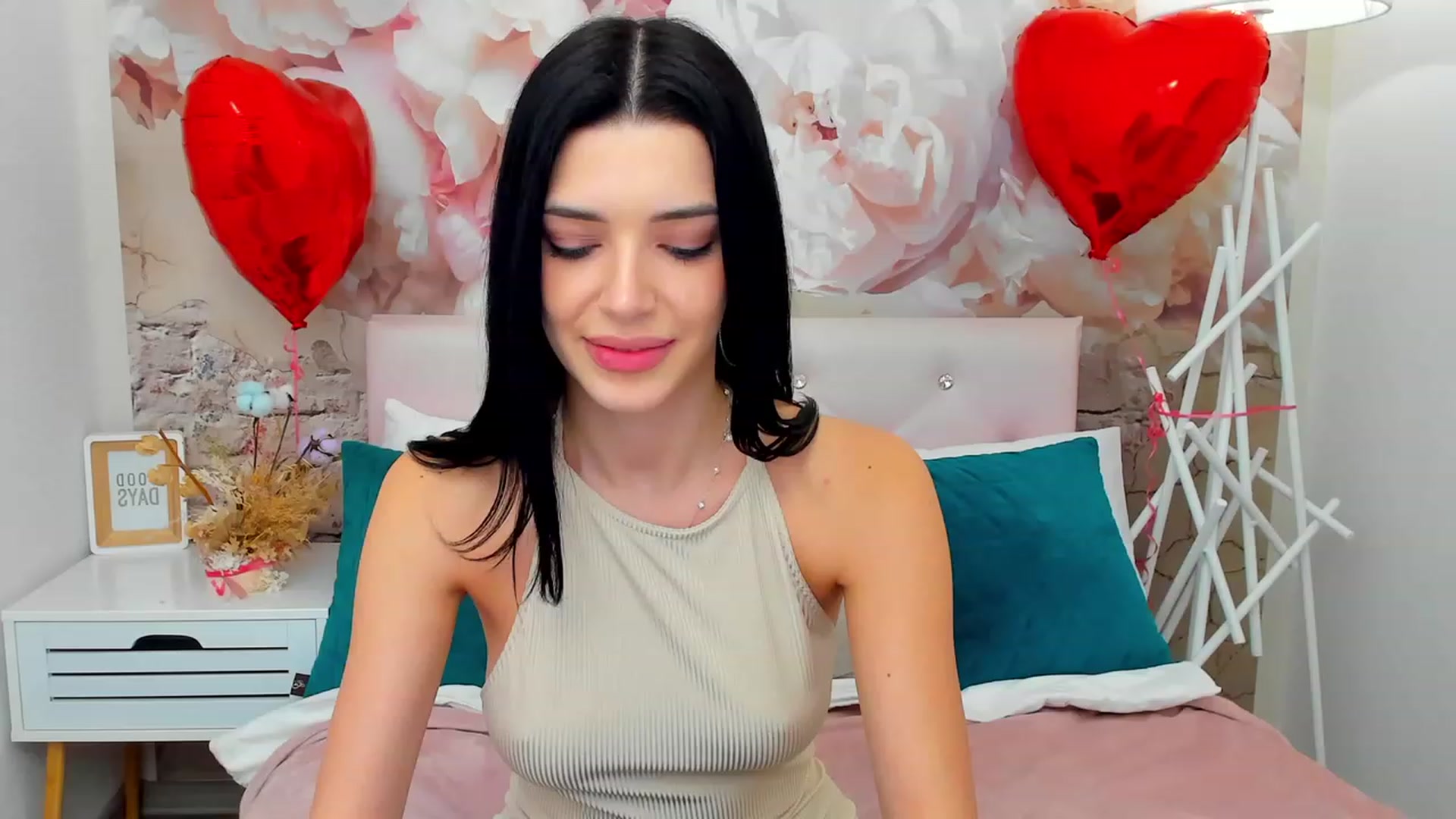 Gallery image thumbnail from JasmiLynn's myfreecams stream on, 02/19/2024, 02:46 image 20 of 20