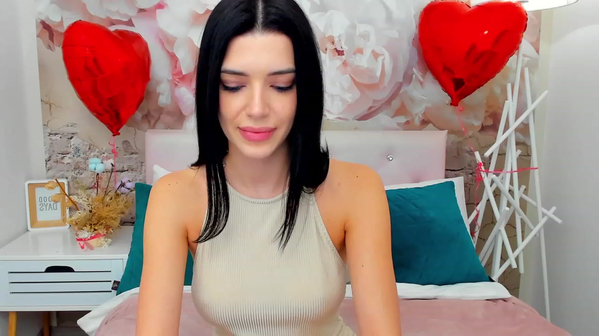 Gallery image thumbnail from JasmiLynn's myfreecams stream on, 02/19/2024, 03:40 image 15 of 20