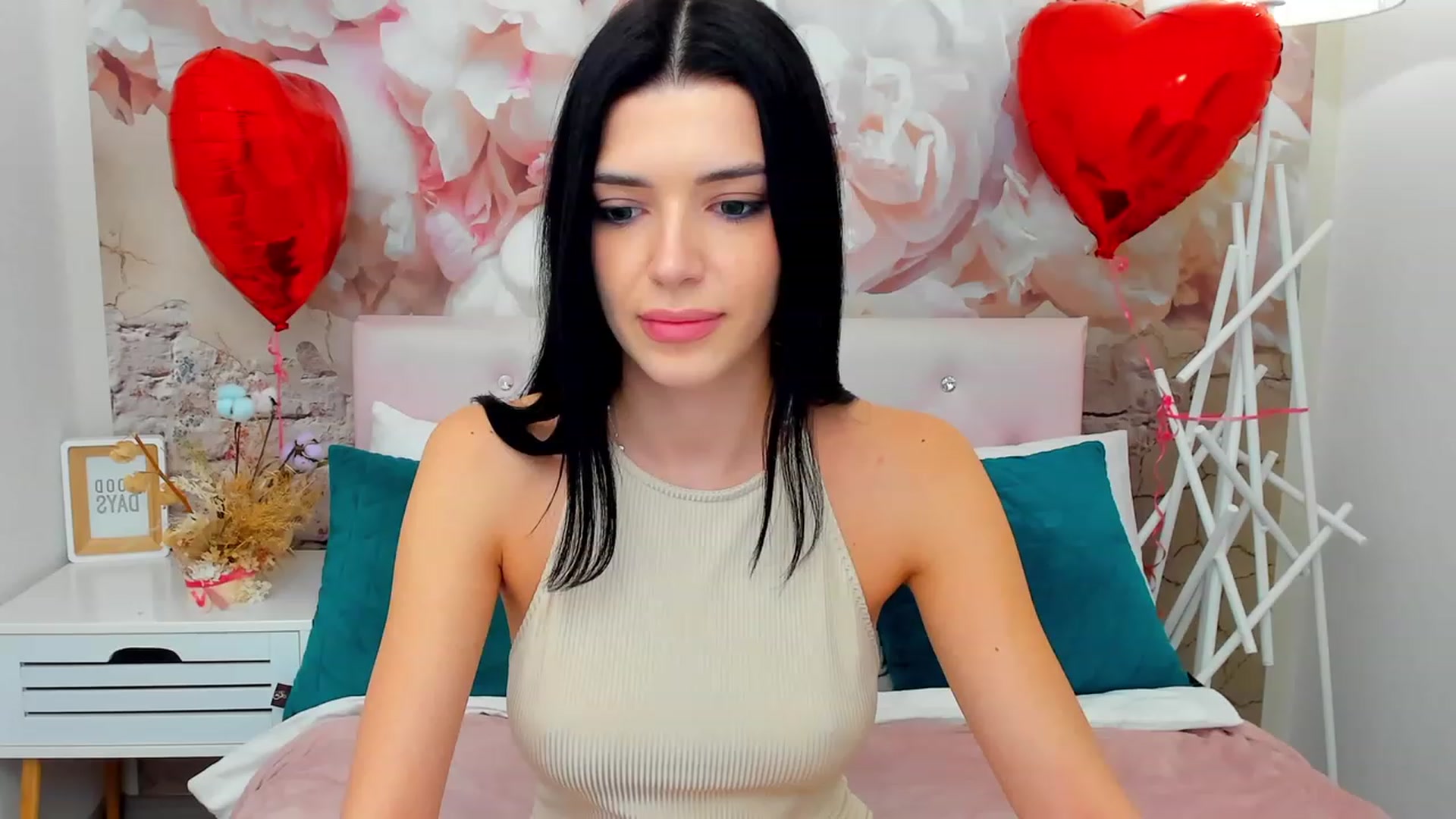 Gallery image thumbnail from JasmiLynn's myfreecams stream on, 02/19/2024, 03:40 image 20 of 20