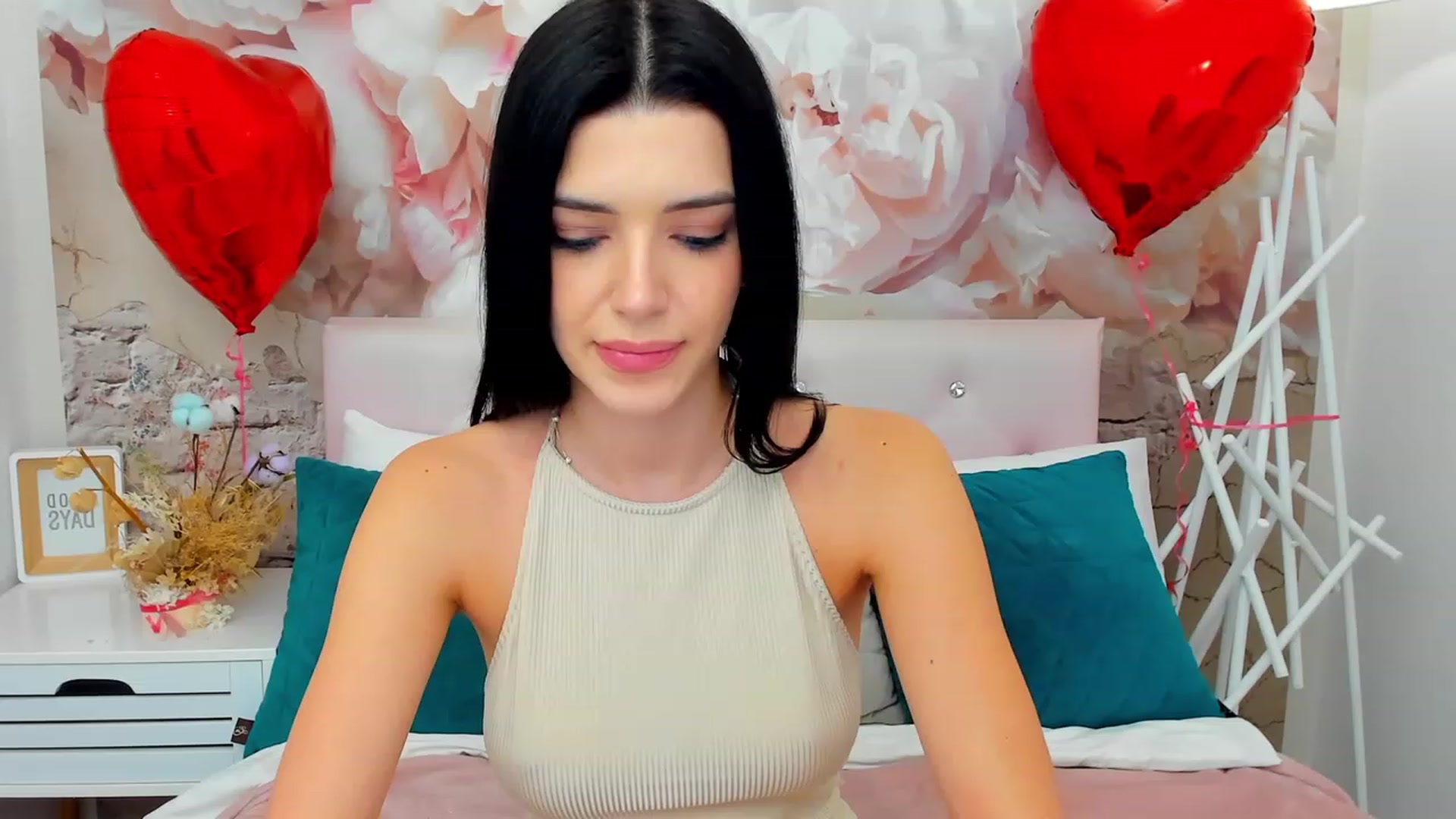 Gallery image thumbnail from JasmiLynn's myfreecams stream on, 02/19/2024, 03:40 image 7 of 20