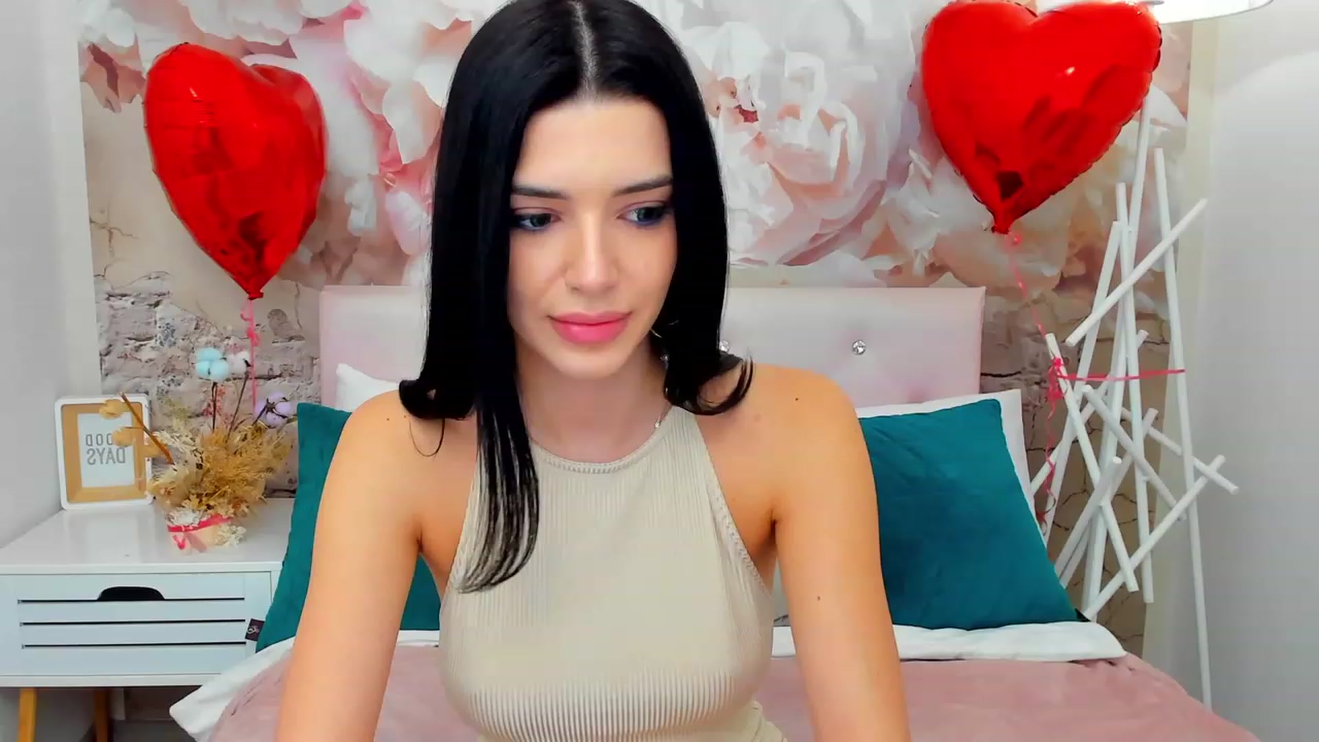 Gallery image thumbnail from JasmiLynn's myfreecams stream on, 02/19/2024, 03:40 image 19 of 20