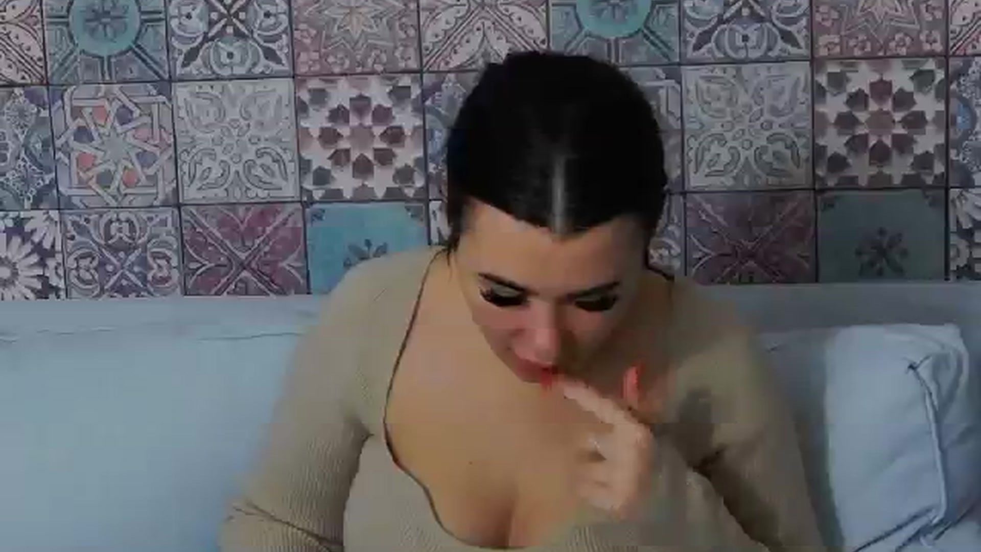 Gallery image thumbnail from JasminCupcake's myfreecams stream on, 02/01/2024, 22:38 image 16 of 20