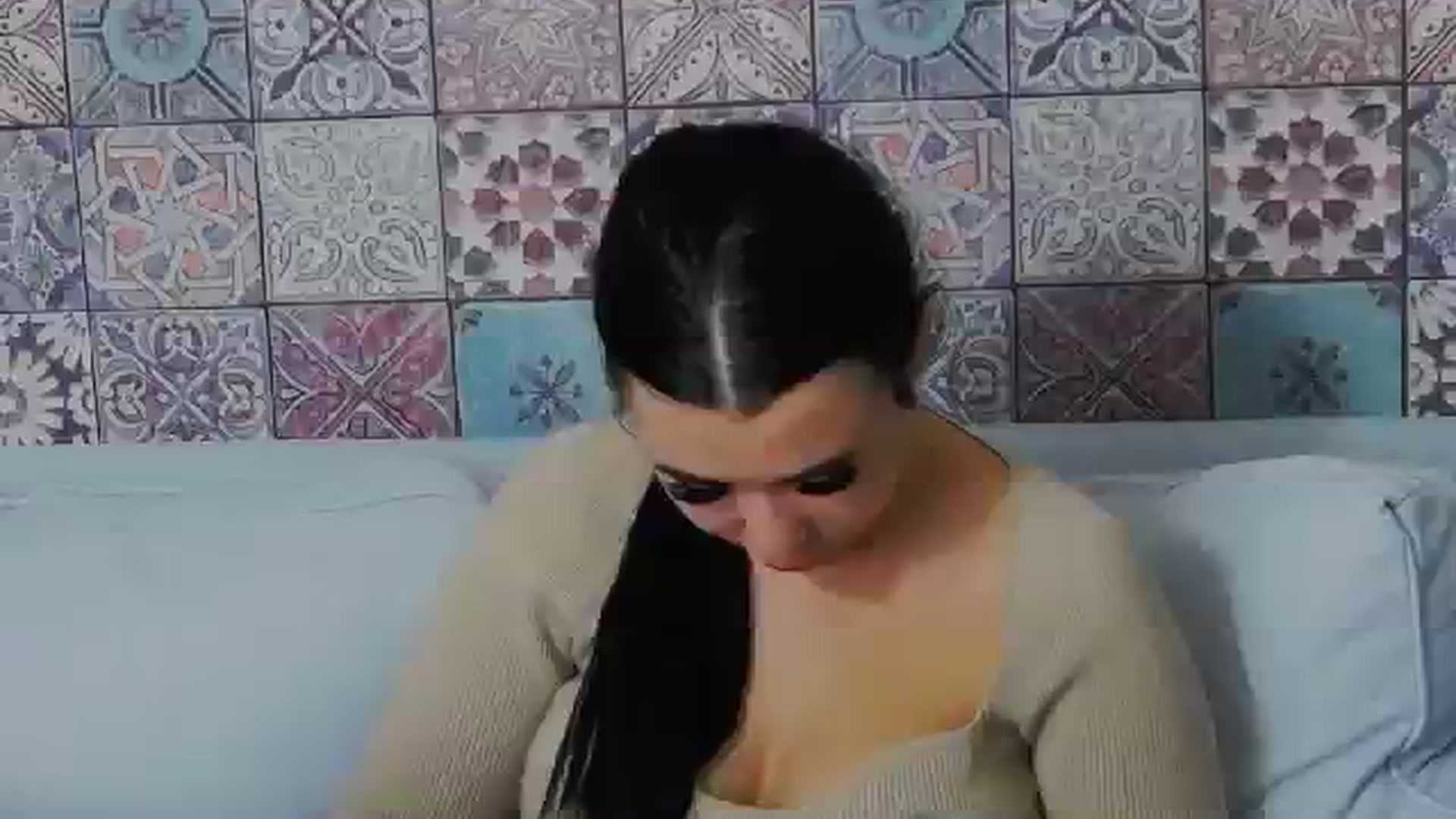 Gallery image thumbnail from JasminCupcake's myfreecams stream on, 02/01/2024, 22:38 image 19 of 20