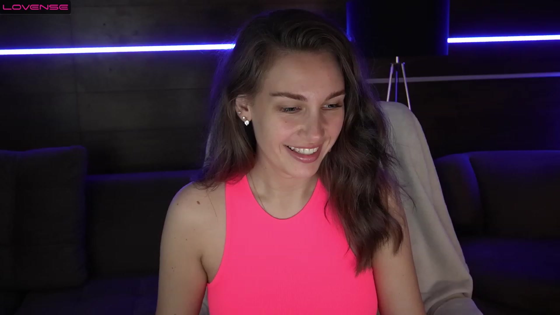 Gallery image thumbnail from Jasmin_James_'s myfreecams stream on, 08/03/2023, 20:35 image 3 of 20