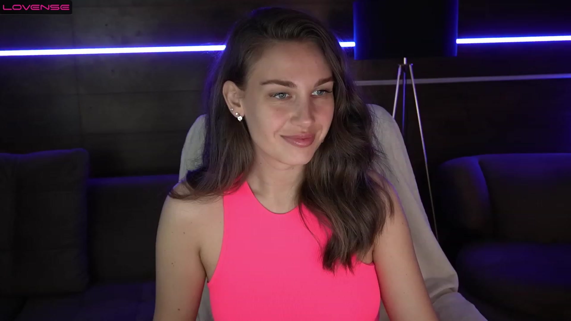 Gallery image thumbnail from Jasmin_James_'s myfreecams stream on, 08/03/2023, 20:35 image 1 of 20