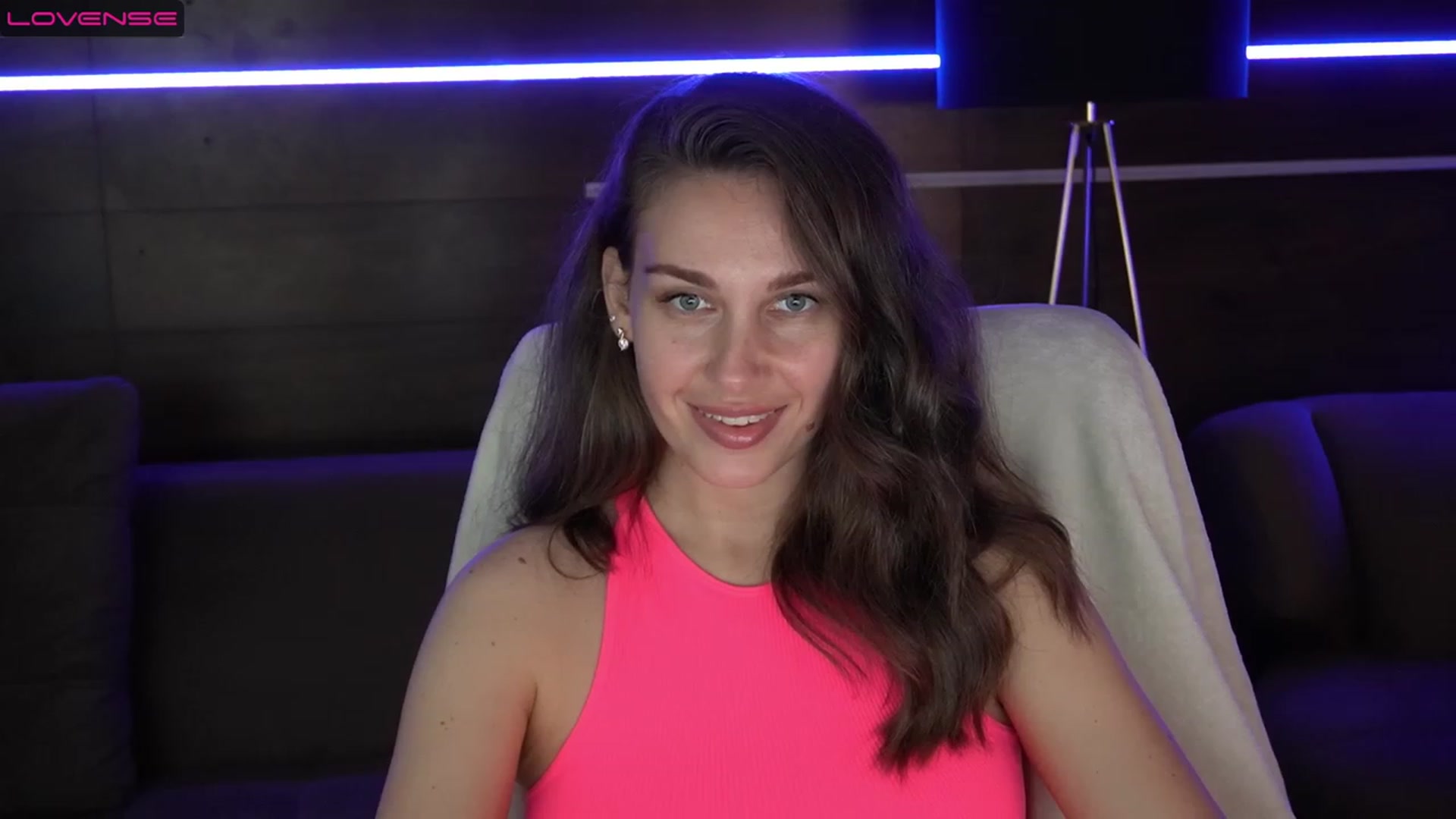 Gallery image thumbnail from Jasmin_James_'s myfreecams stream on, 08/03/2023, 21:58 image 6 of 20