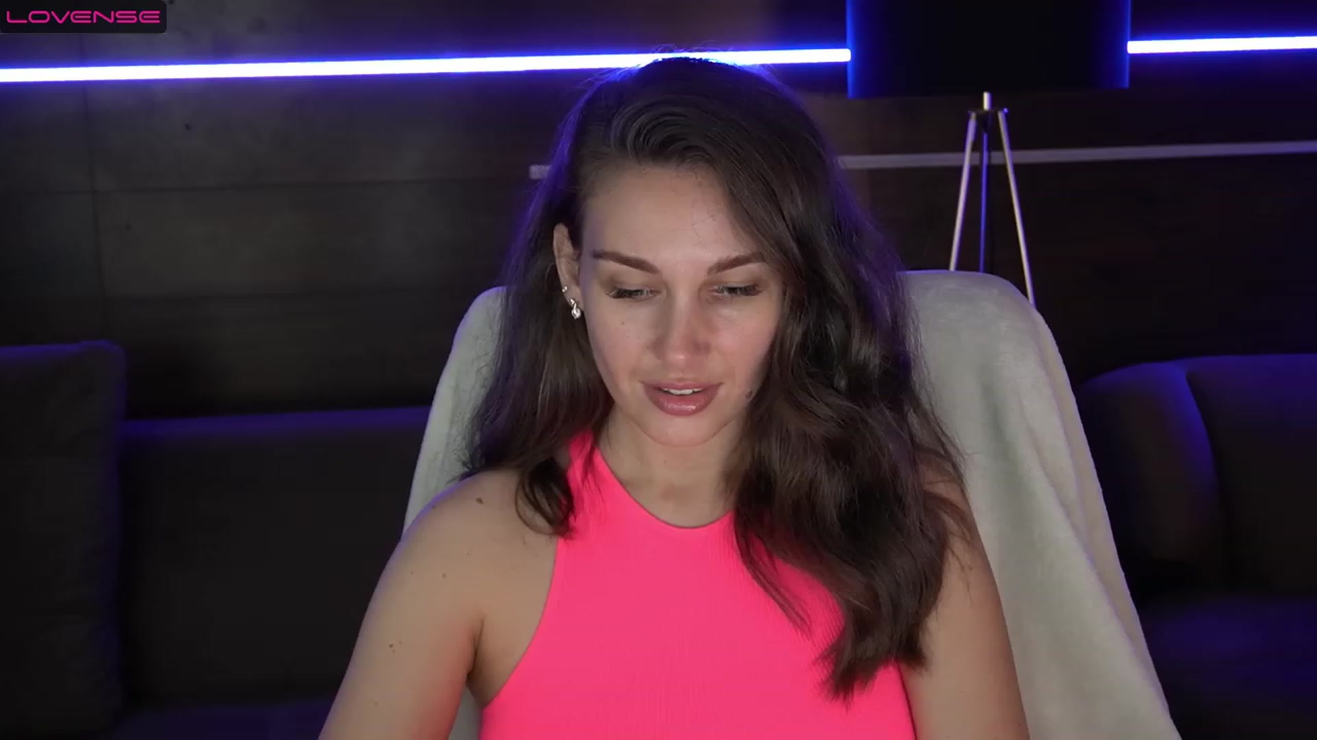 Gallery image thumbnail from Jasmin_James_'s myfreecams stream on, 08/03/2023, 21:58 image 2 of 20