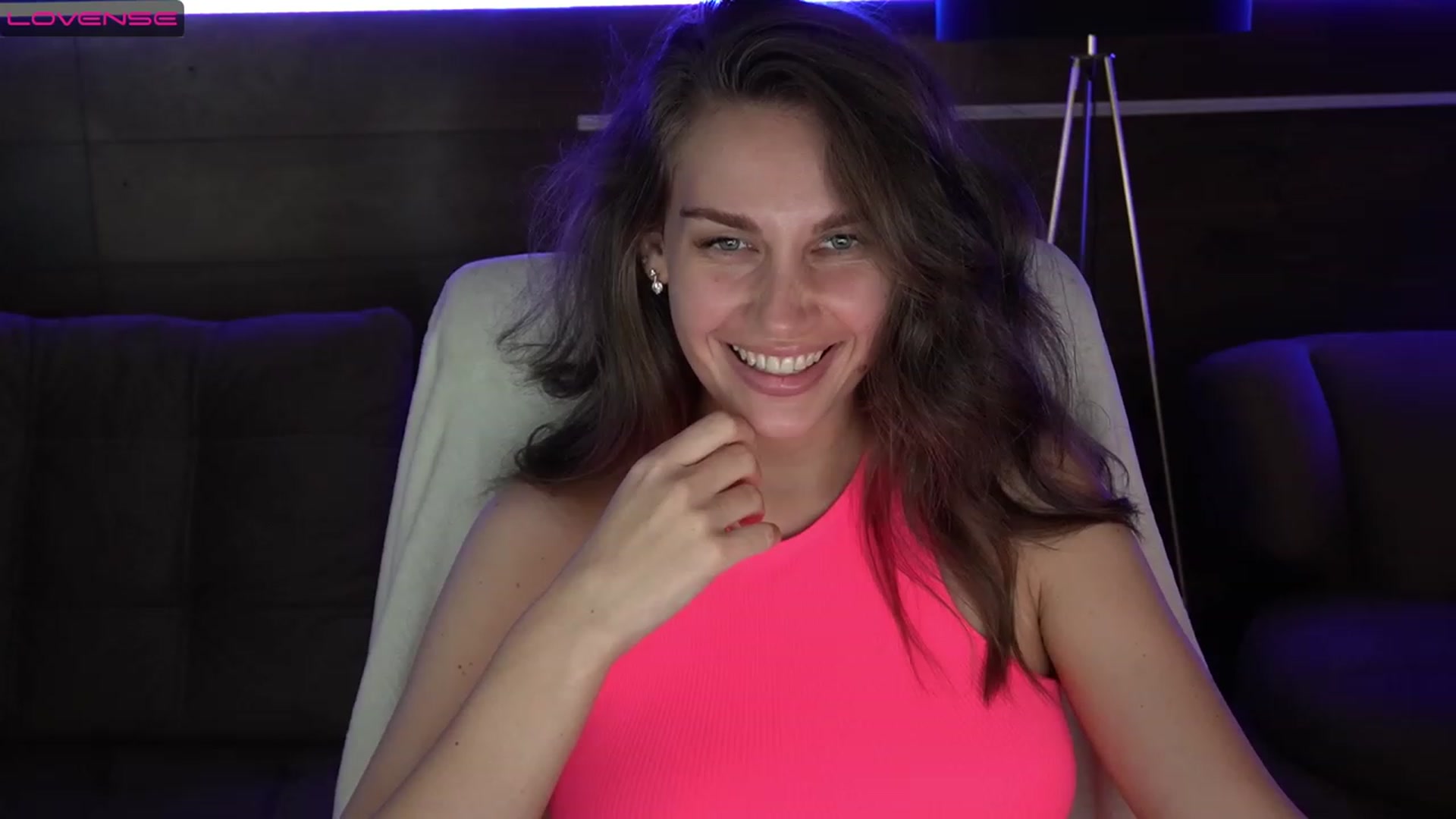Gallery image thumbnail from Jasmin_James_'s myfreecams stream on, 08/04/2023, 02:33 image 16 of 20