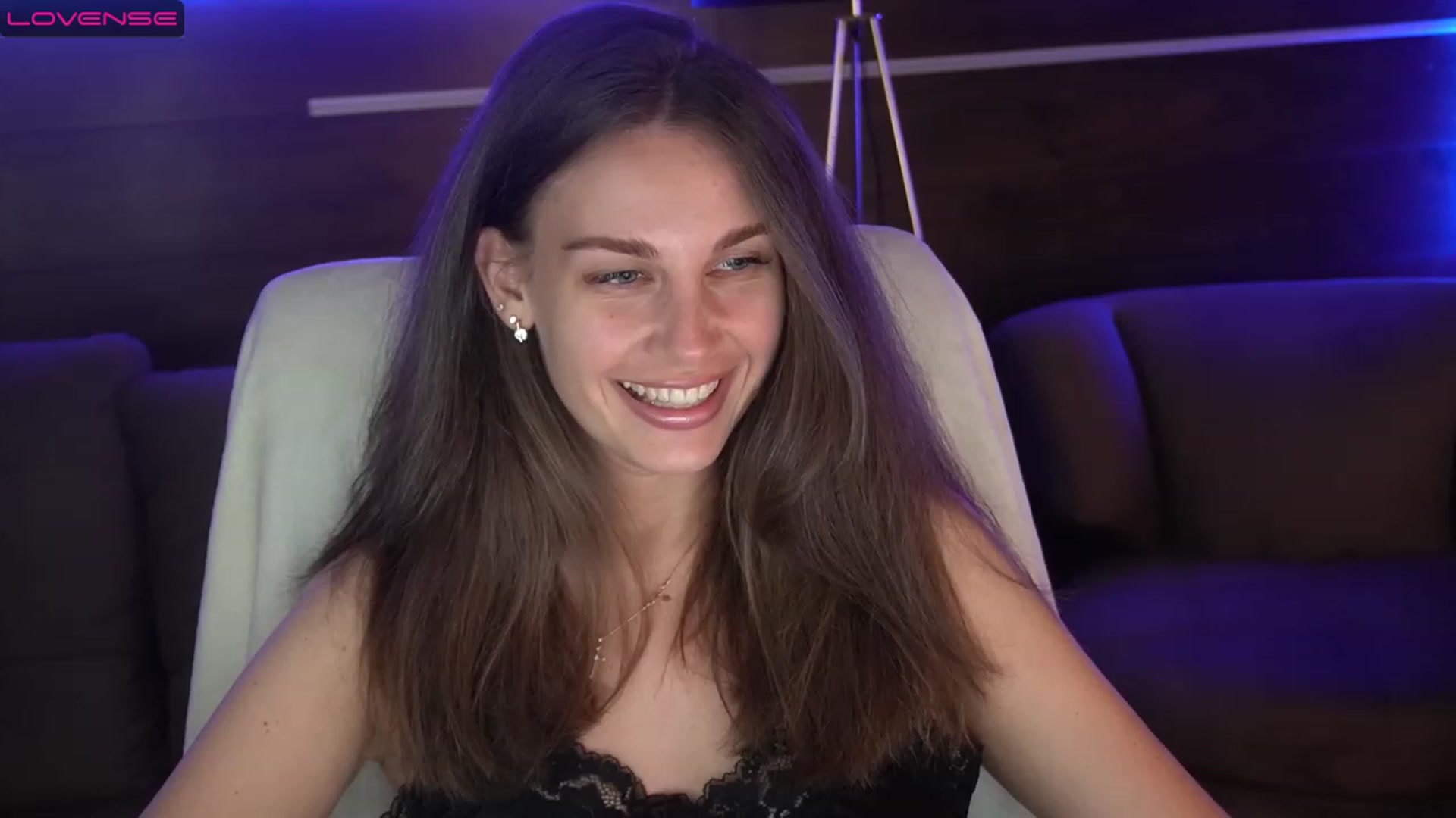 Gallery image thumbnail from Jasmin_James_'s myfreecams stream on, 08/04/2023, 21:14 image 4 of 20