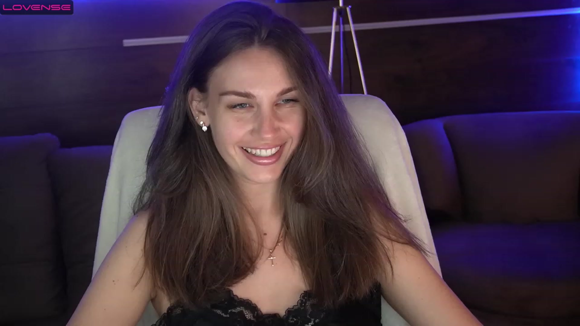 Gallery image thumbnail from Jasmin_James_'s myfreecams stream on, 08/04/2023, 21:14 image 2 of 20
