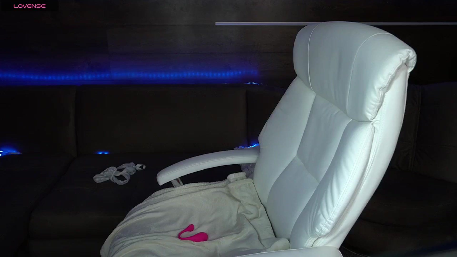 Gallery image thumbnail from Jasmin_James_'s myfreecams stream on, 04/29/2024, 18:16 image 3 of 20
