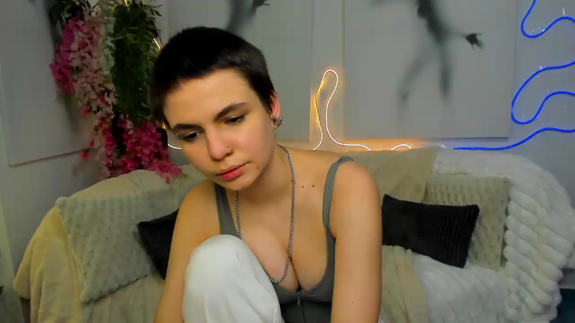 Gallery image thumbnail from Jasmin_Shh's myfreecams stream on, 08/12/2026, 17:24 image 12 of 20