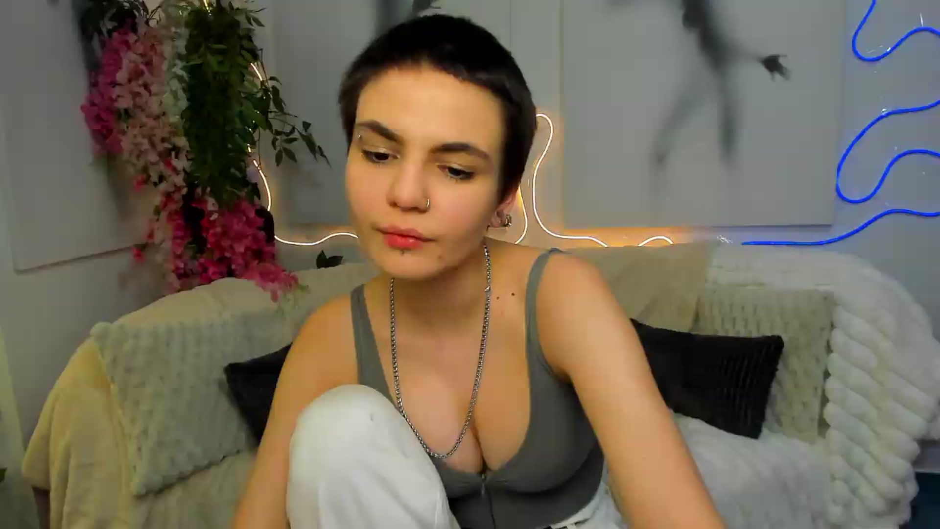 Gallery image thumbnail from Jasmin_Shh's myfreecams stream on, 08/12/2026, 17:24 image 14 of 20