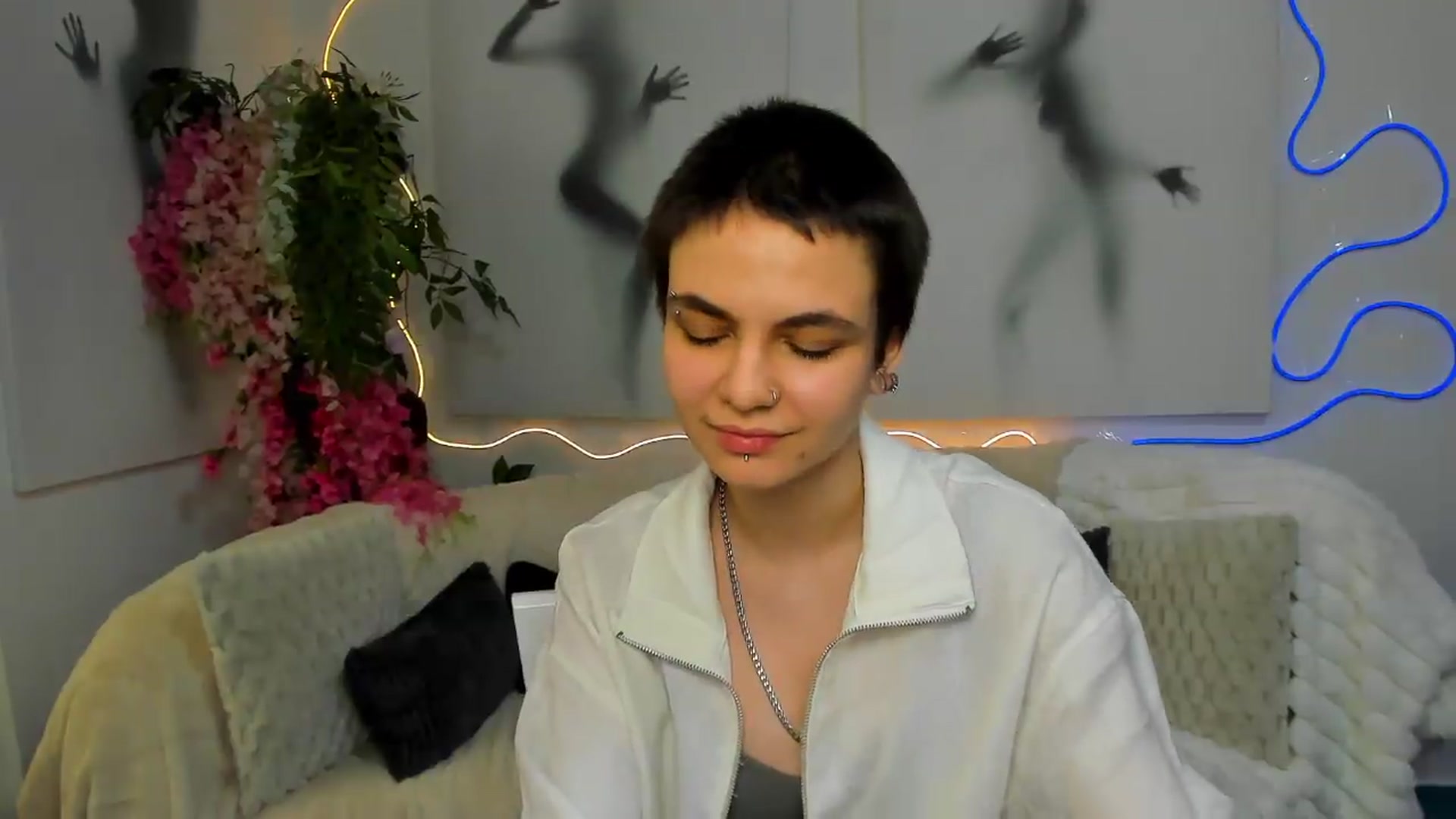Gallery image thumbnail from Jasmin_Shh's myfreecams stream on, 08/14/2026, 12:40 image 15 of 20