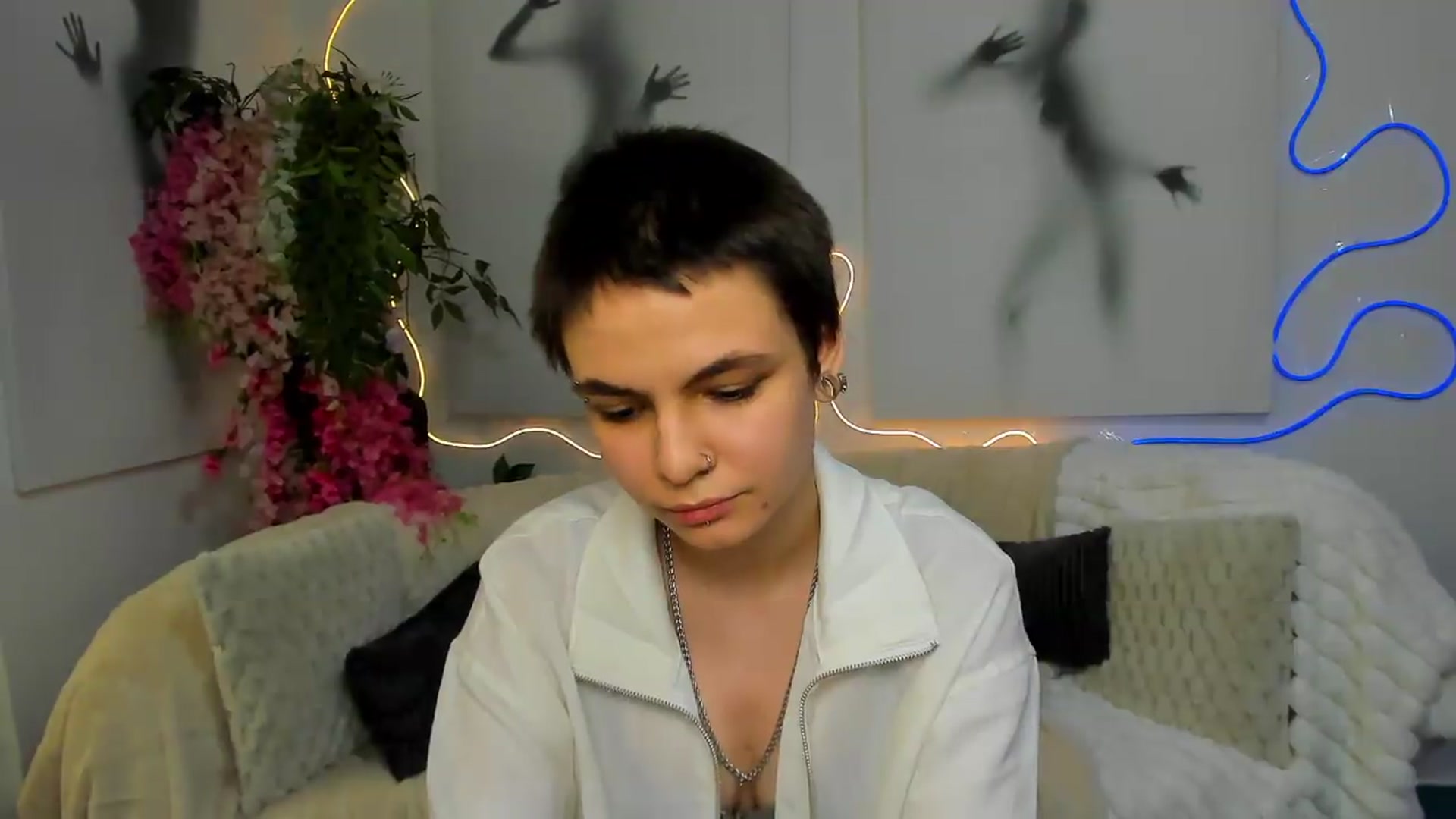 Gallery image thumbnail from Jasmin_Shh's myfreecams stream on, 08/14/2026, 12:40 image 12 of 20