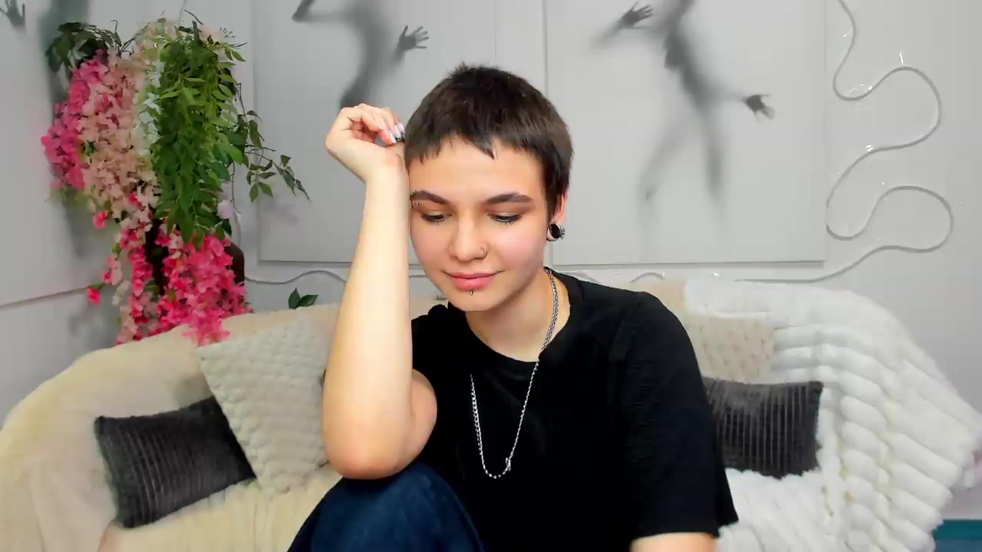 Gallery image thumbnail from Jasmin_Shh's myfreecams stream on, 08/19/2026, 12:37 image 10 of 20