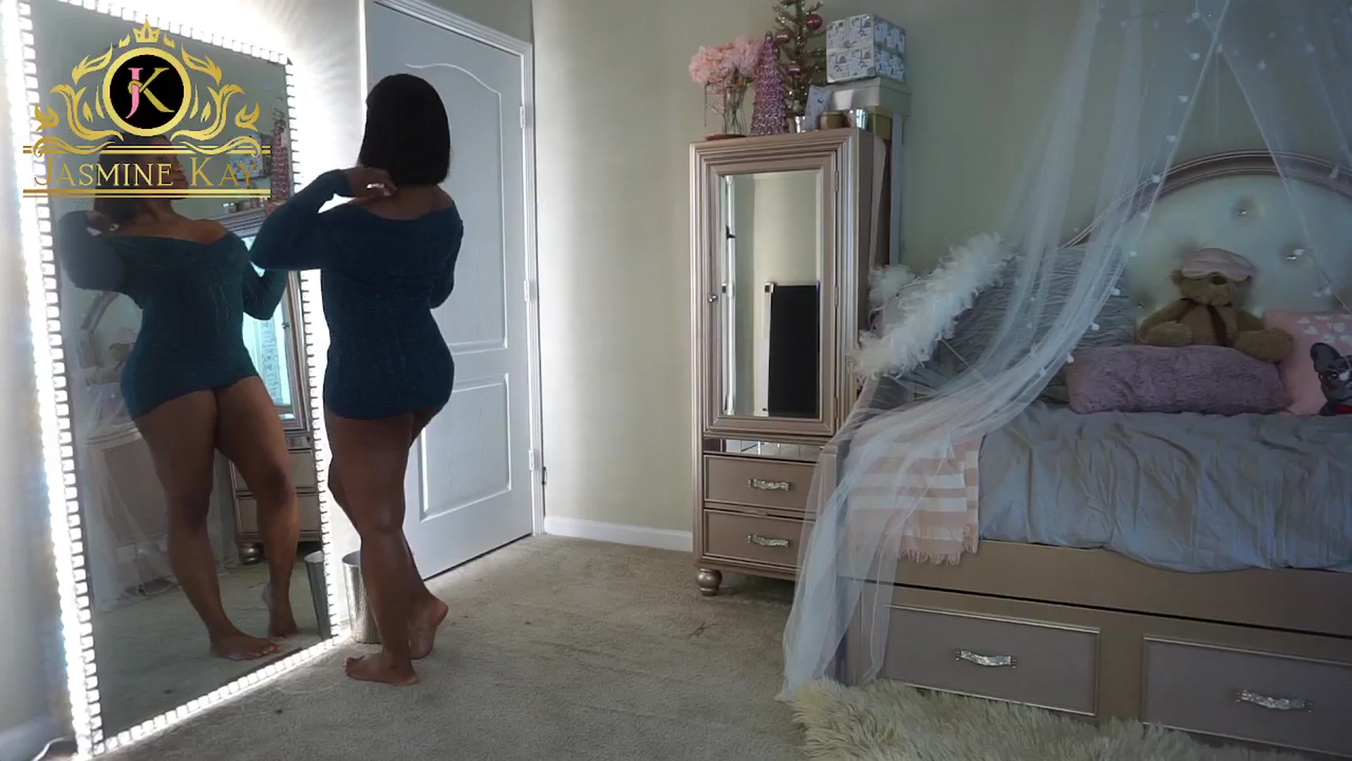 Gallery image thumbnail from JasmineKay's myfreecams stream on, 12/22/2025, 21:31 image 18 of 20