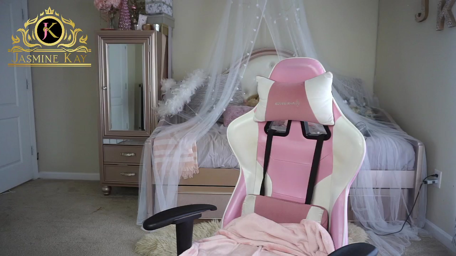 Gallery image thumbnail from JasmineKay's myfreecams stream on, 01/02/2026, 20:46 image 9 of 20