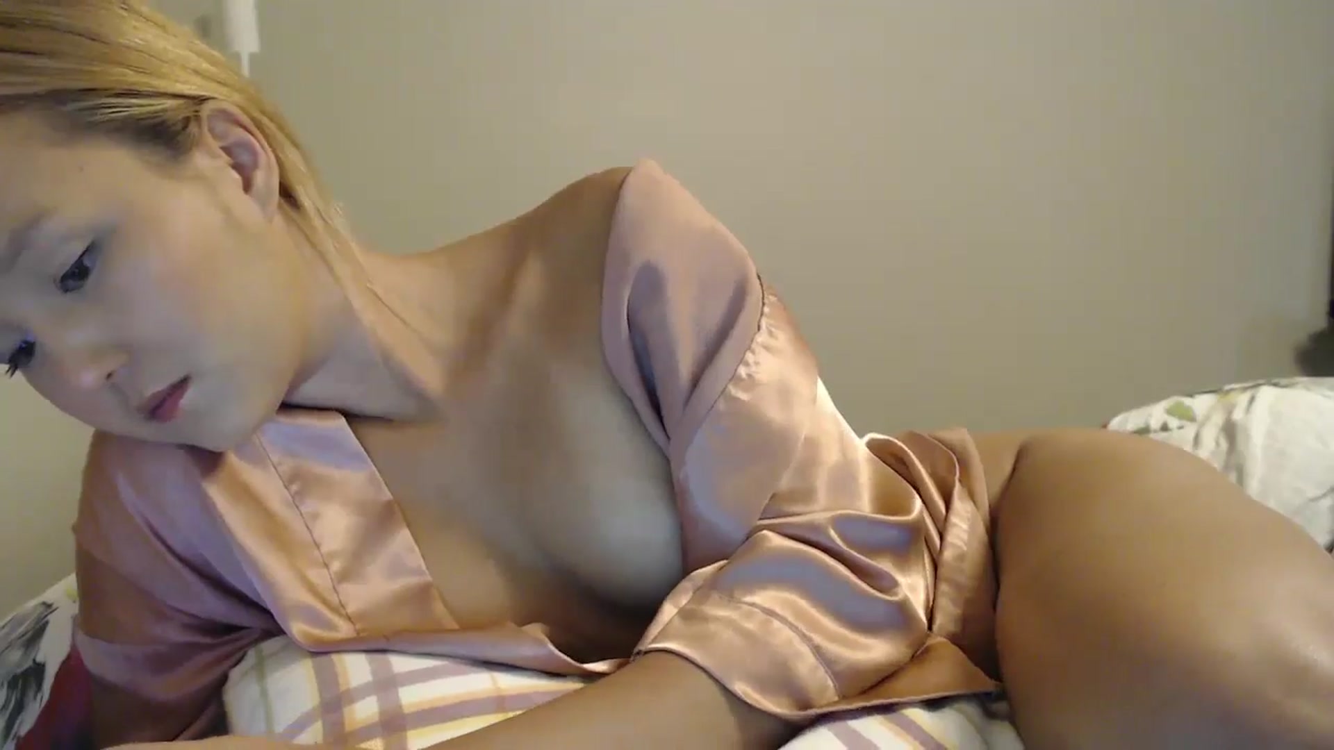Gallery image thumbnail from JasmineSXO's myfreecams stream on, 07/05/2025, 19:06 image 18 of 20