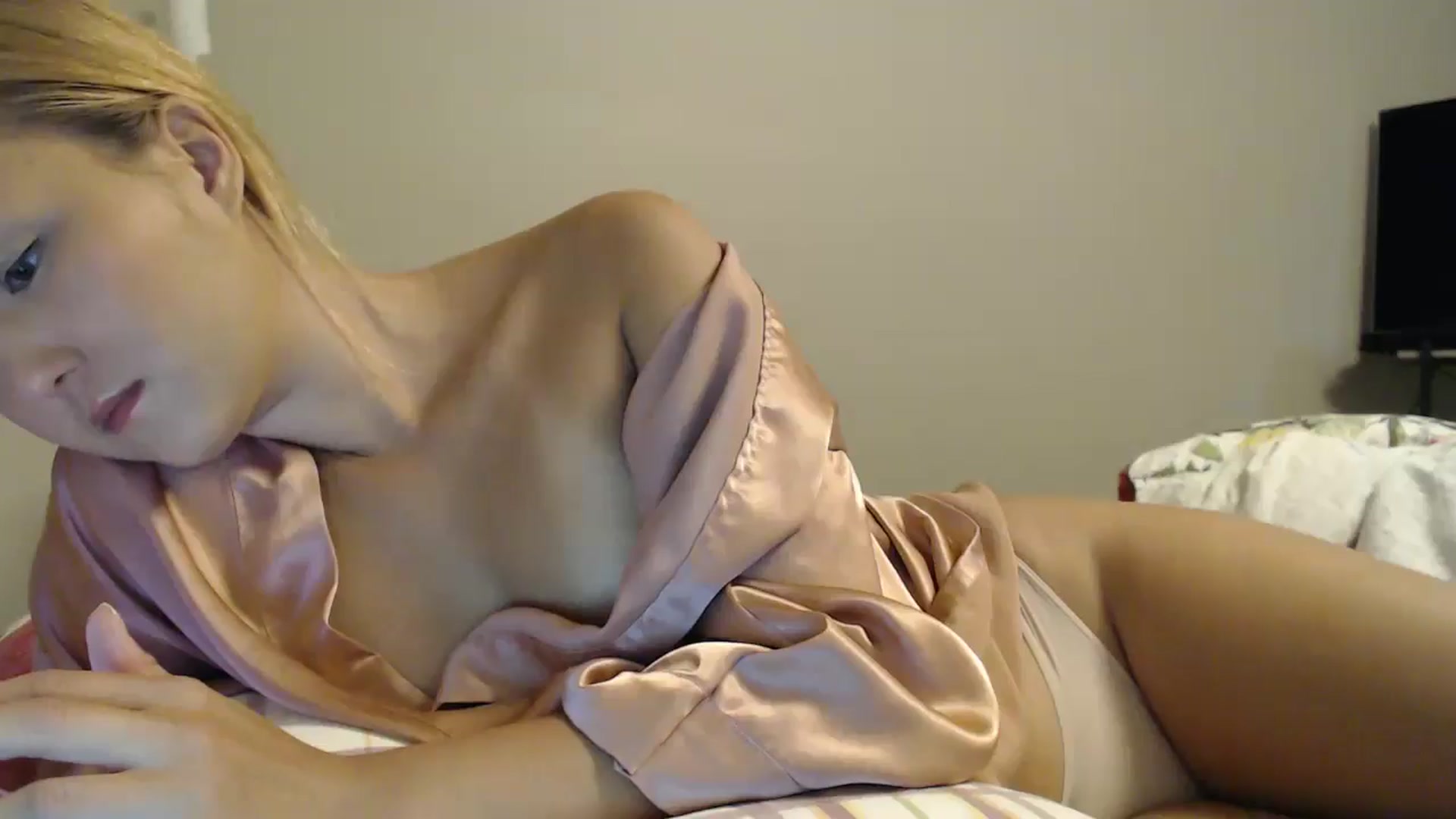 Gallery image thumbnail from JasmineSXO's myfreecams stream on, 07/05/2025, 19:06 image 14 of 20