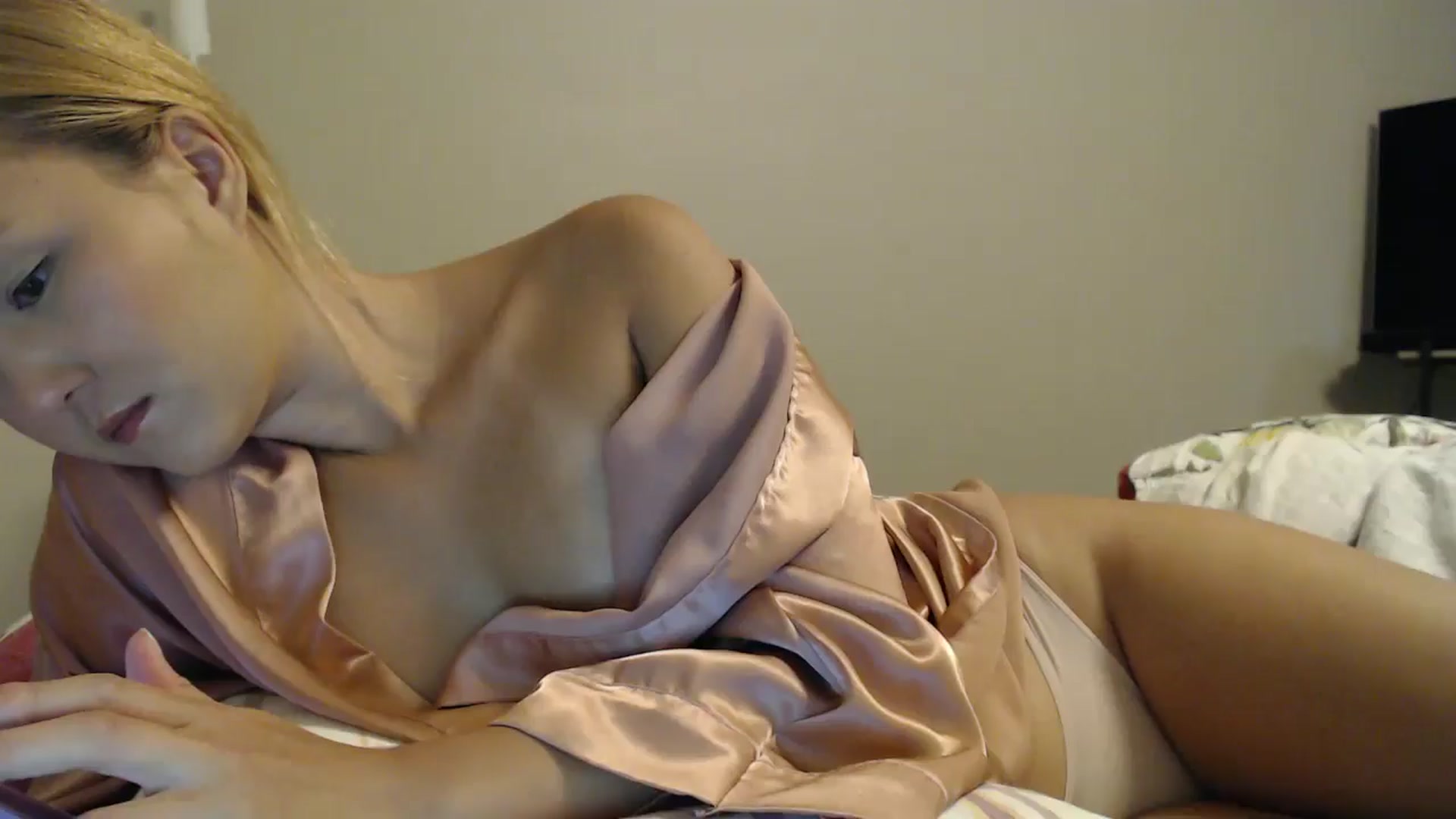 Gallery image thumbnail from JasmineSXO's myfreecams stream on, 07/05/2025, 19:06 image 15 of 20