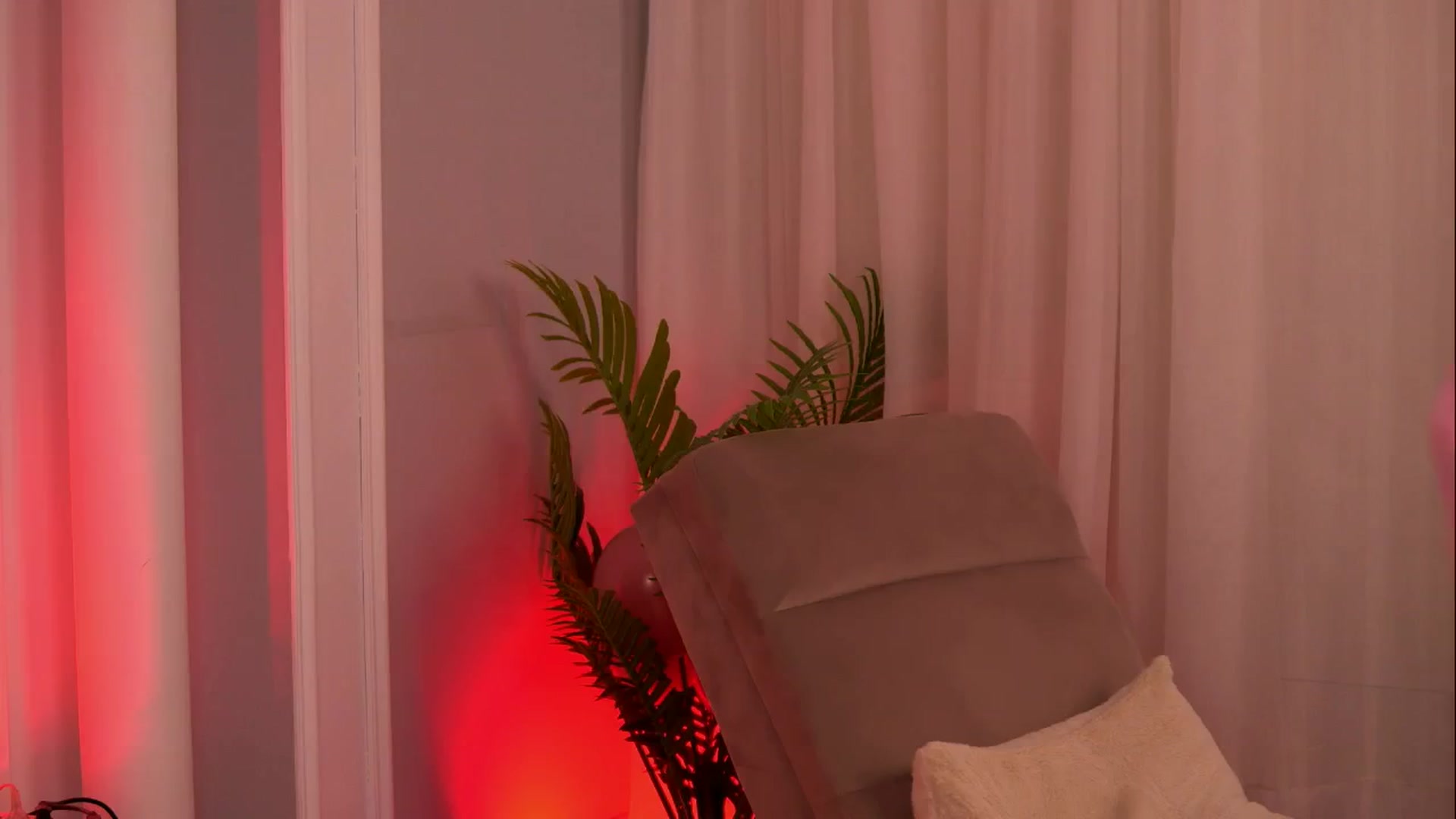 Gallery image thumbnail from JasmineShaw's myfreecams stream on, 10/14/2024, 02:06 image 6 of 20