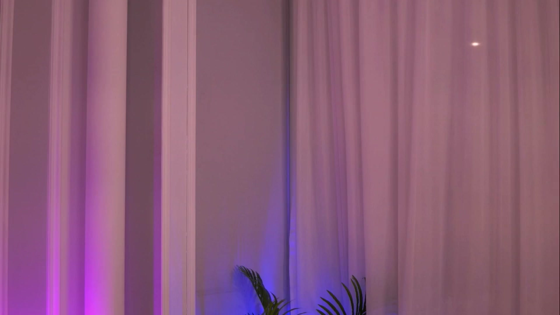 Gallery image thumbnail from JasmineShaw's myfreecams stream on, 10/24/2024, 05:52 image 11 of 20