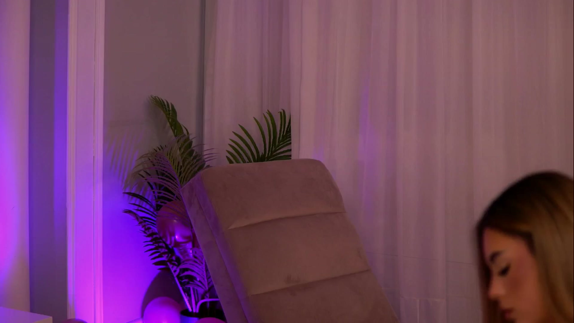 Gallery image thumbnail from JasmineShaw's myfreecams stream on, 10/30/2024, 24:48 image 7 of 20