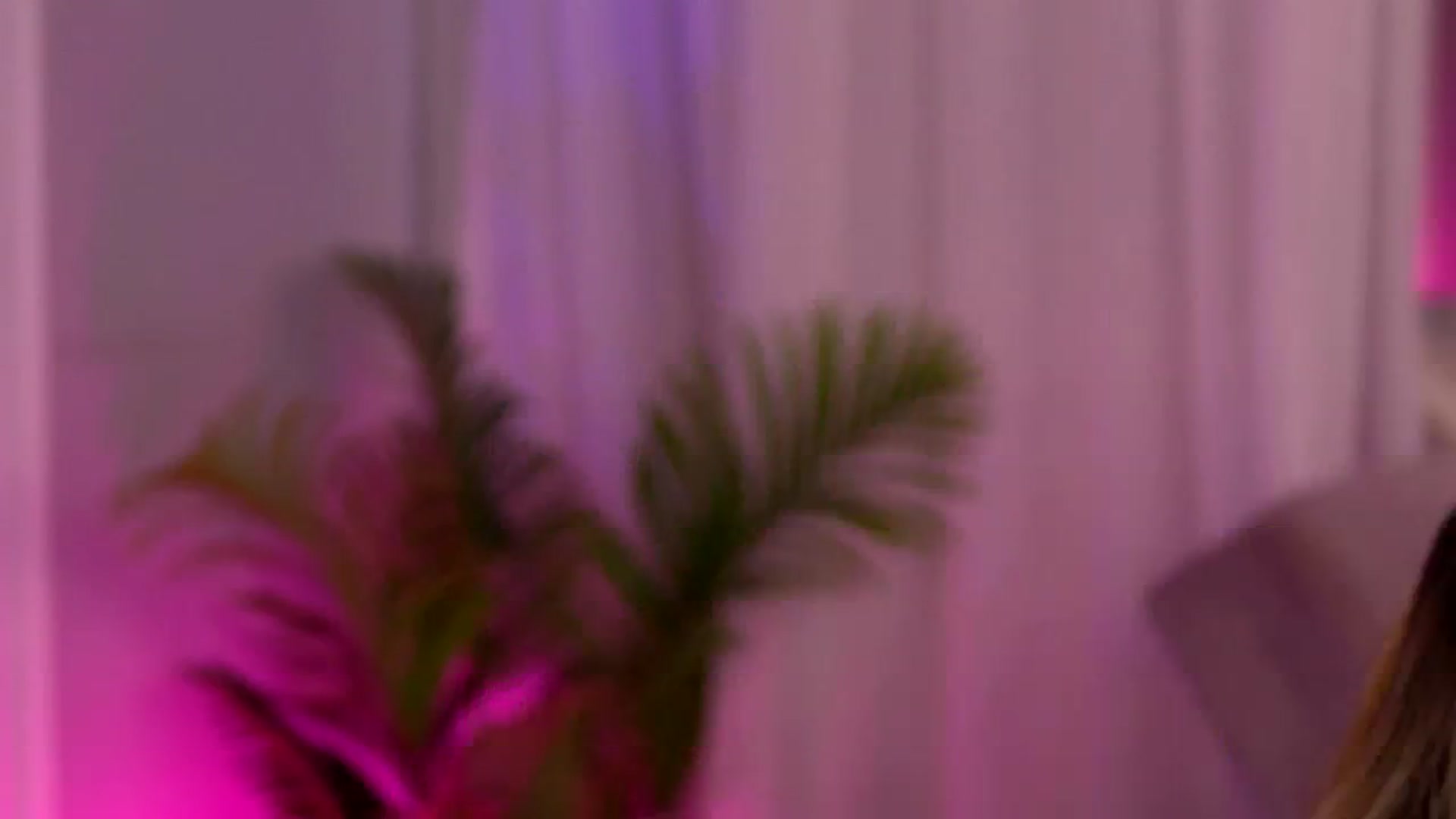 Gallery image thumbnail from JasmineShaw's myfreecams stream on, 12/10/2024, 04:51 image 13 of 20