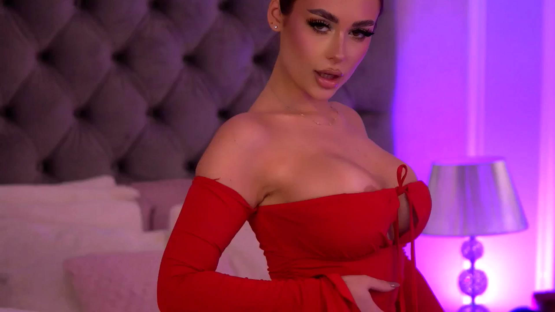 Gallery image thumbnail from JasmineShaw's myfreecams stream on, 02/14/2025, 02:56 image 18 of 20