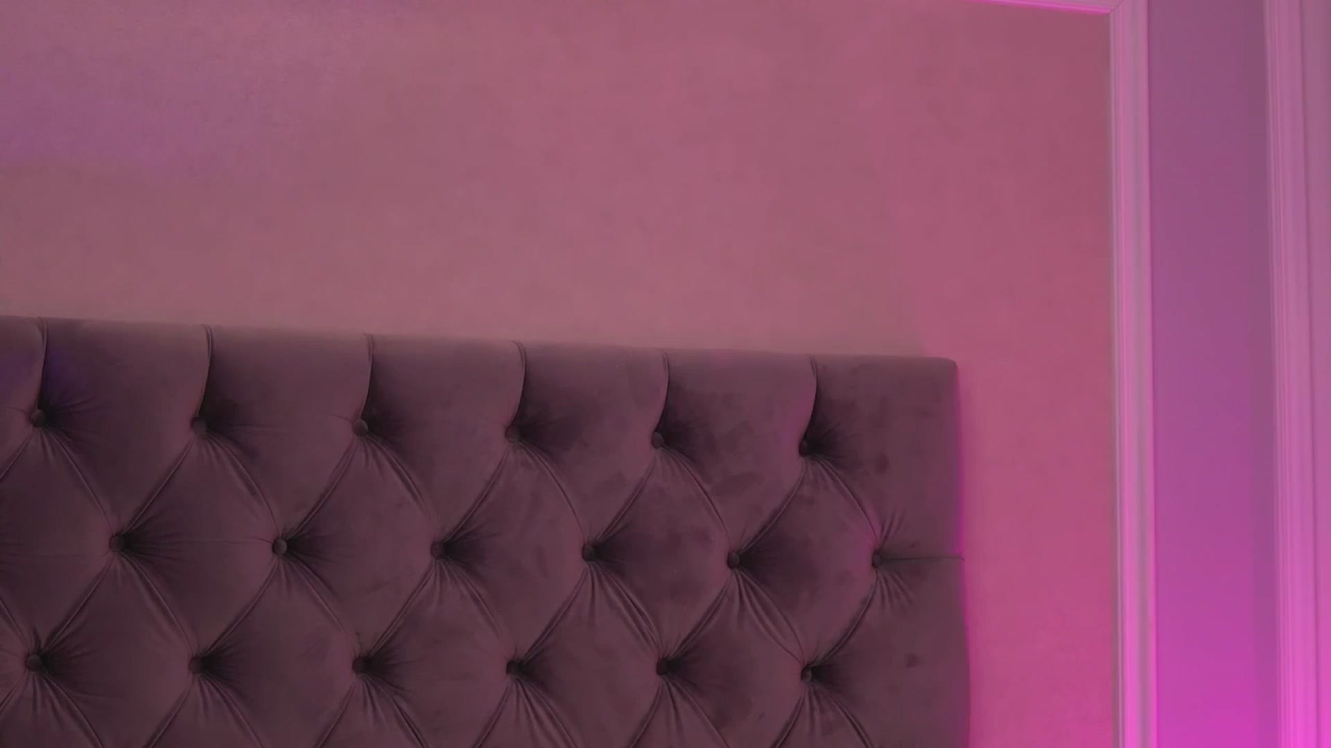 Gallery image thumbnail from JasmineShaw's myfreecams stream on, 05/07/2025, 03:00 image 14 of 20