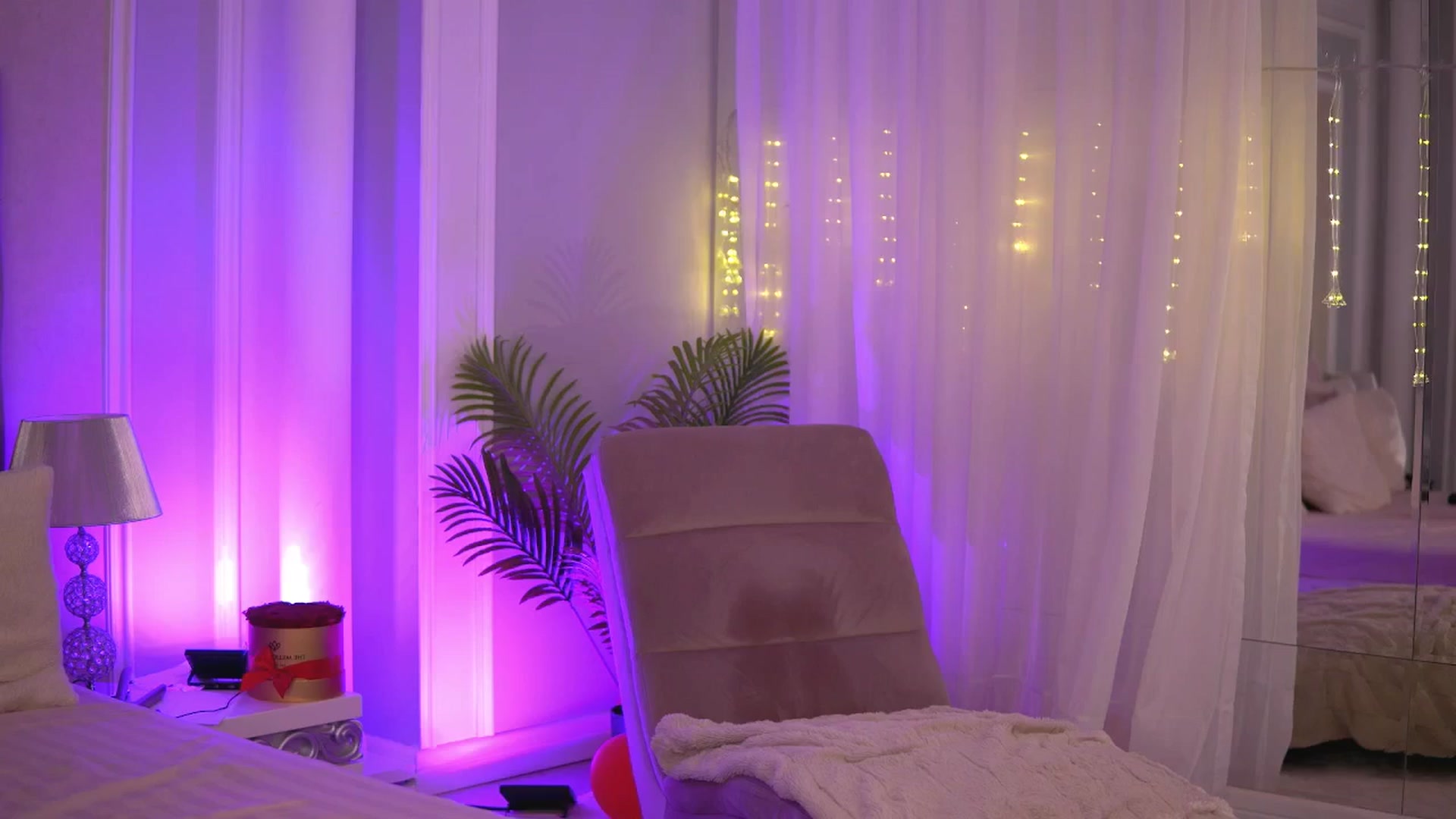 Gallery image thumbnail from JasmineShaw's myfreecams stream on, 05/13/2025, 07:56 image 5 of 20