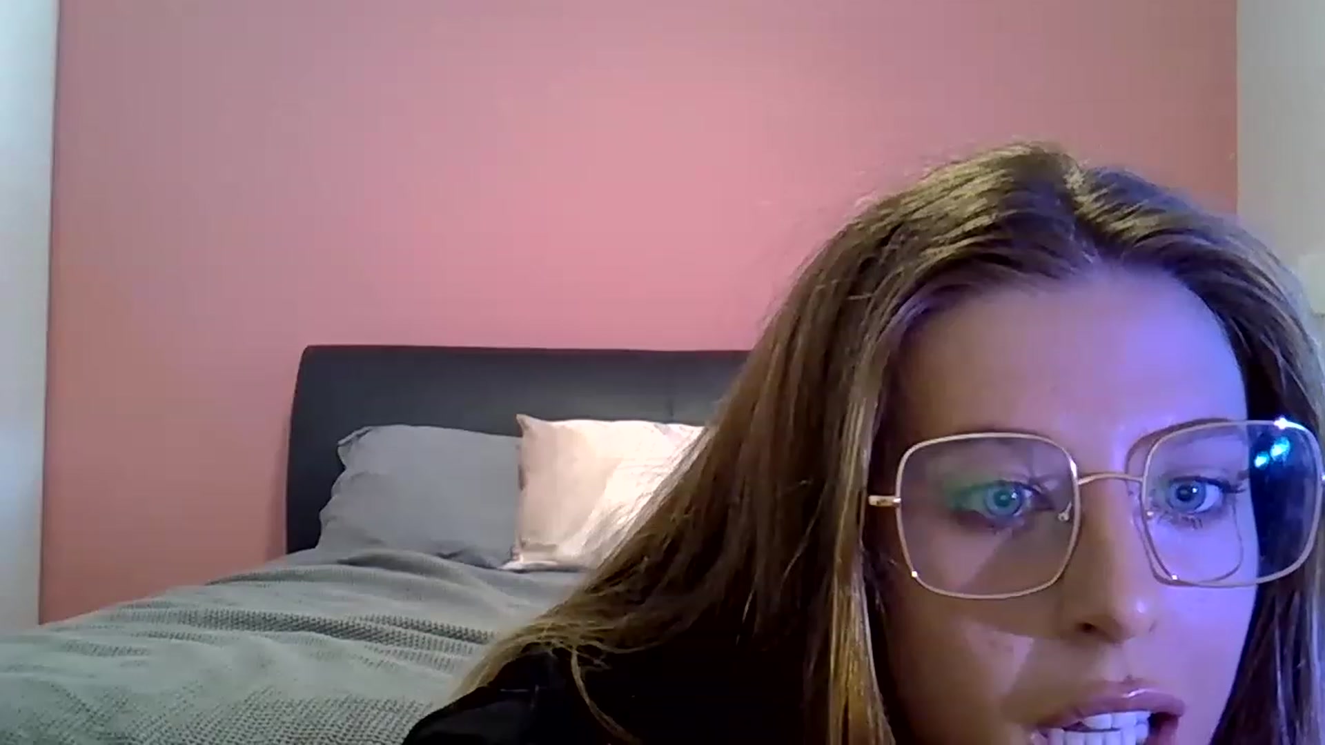 Gallery image thumbnail from JasmineSkyy's myfreecams stream on, 11/17/2022, 03:20 image 17 of 20