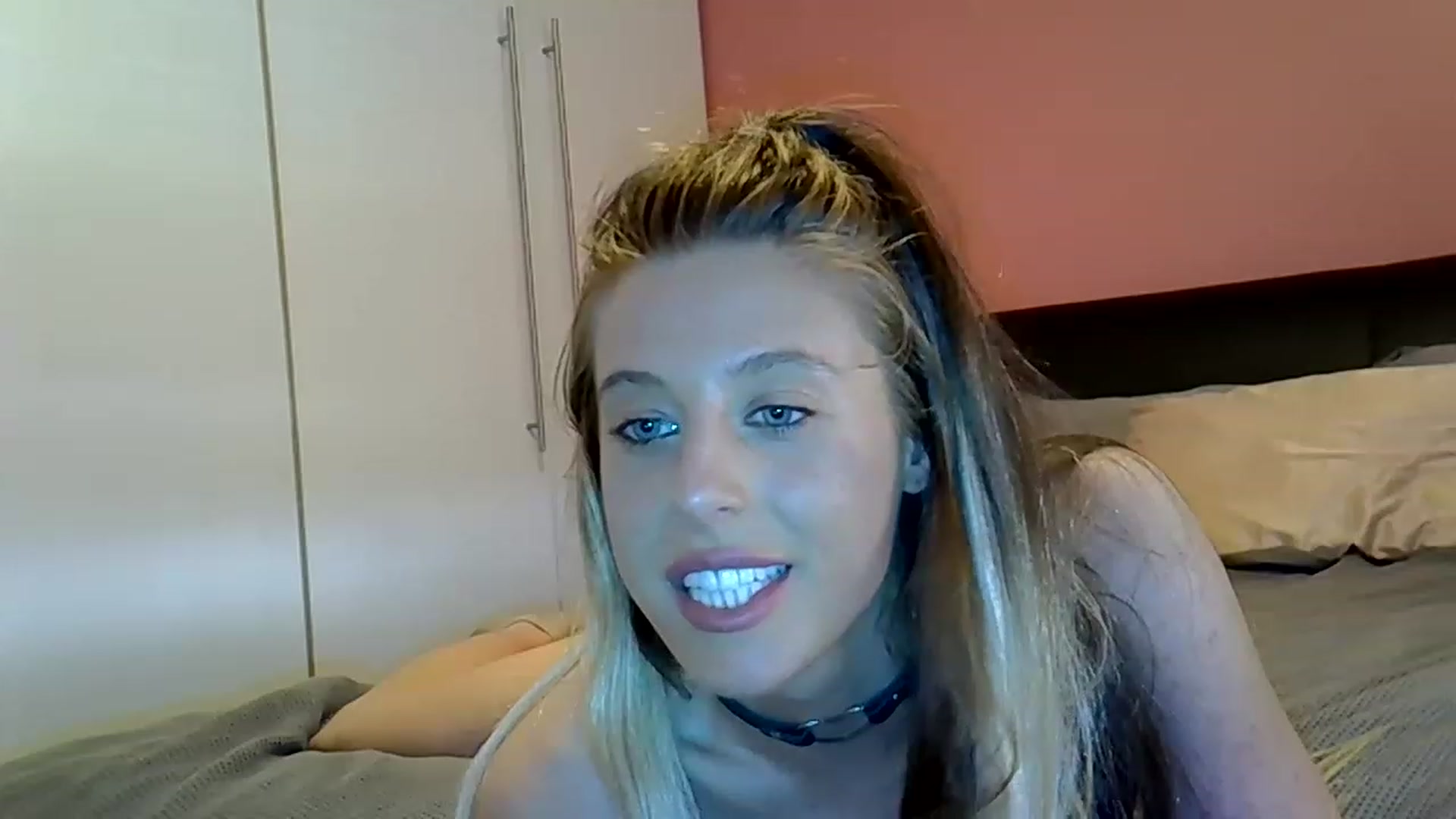 Gallery image thumbnail from JasmineSkyy's myfreecams stream on, 11/22/2022, 04:15 image 2 of 20